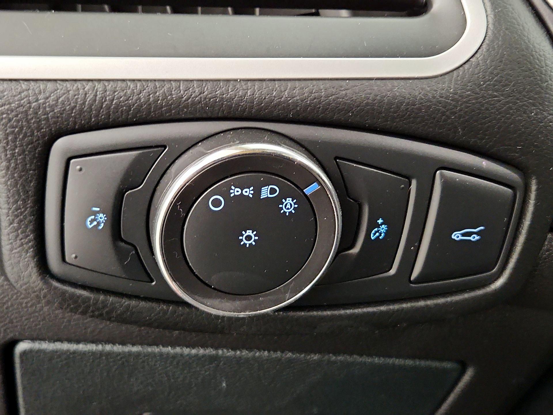 Thumbnail: 2015 Ford Edge - 13
