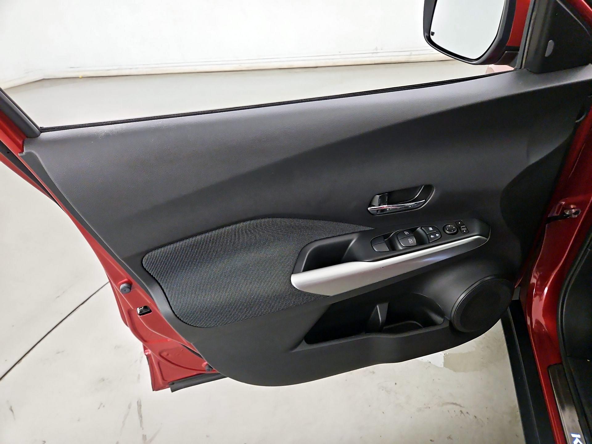 Thumbnail: 2019 Nissan Kicks - 12