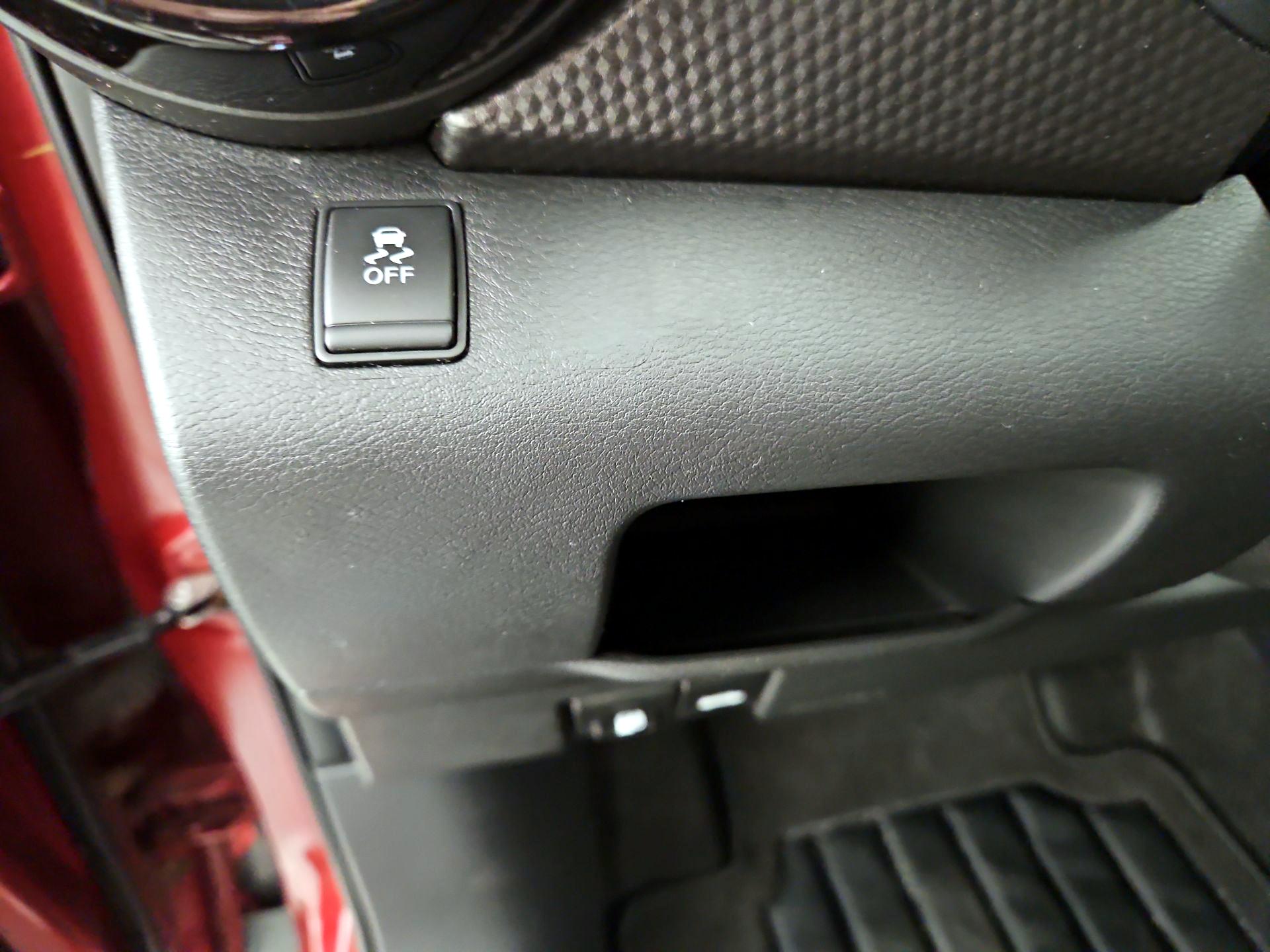 Thumbnail: 2019 Nissan Kicks - 13