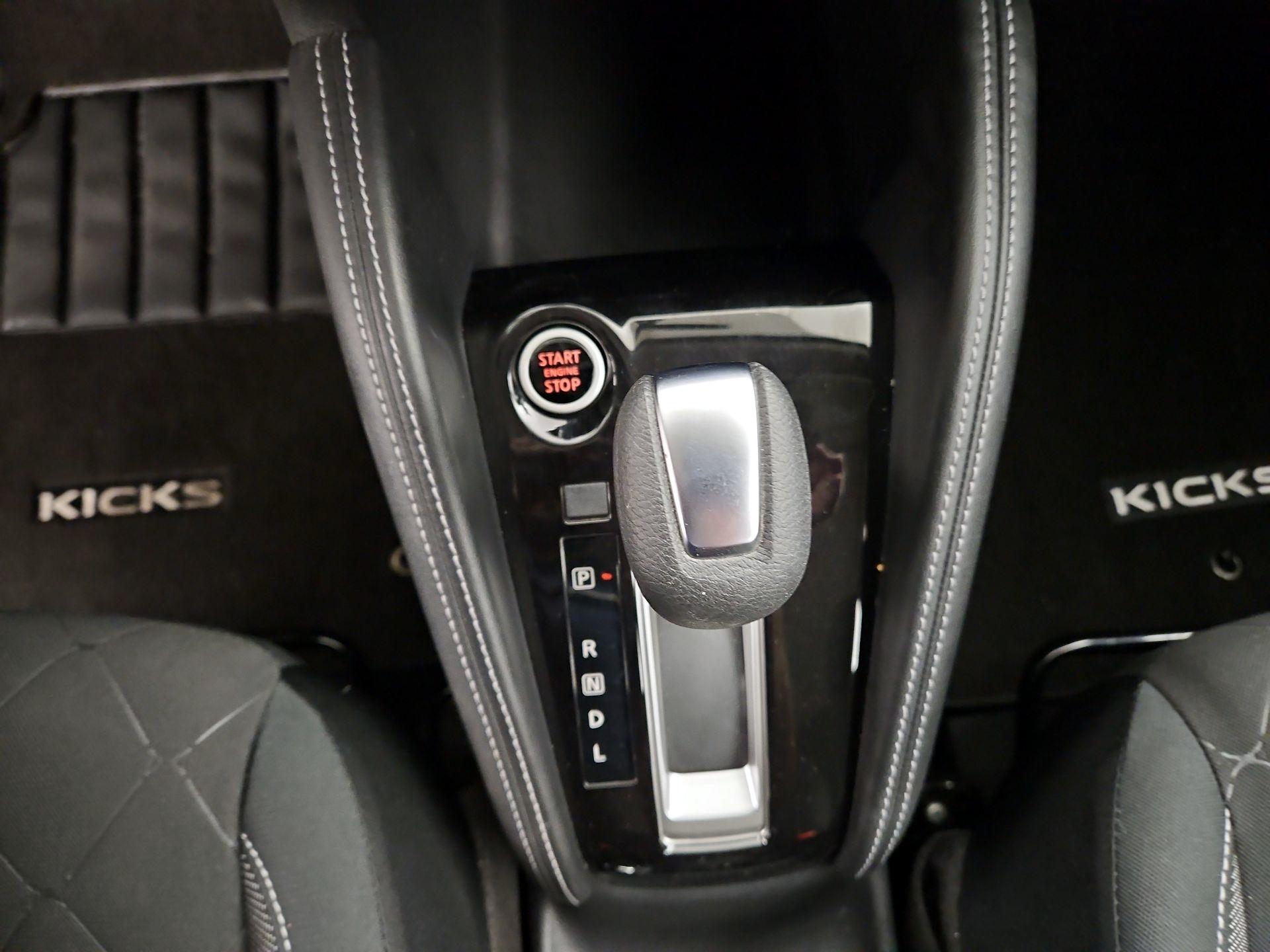 Thumbnail: 2019 Nissan Kicks - 17