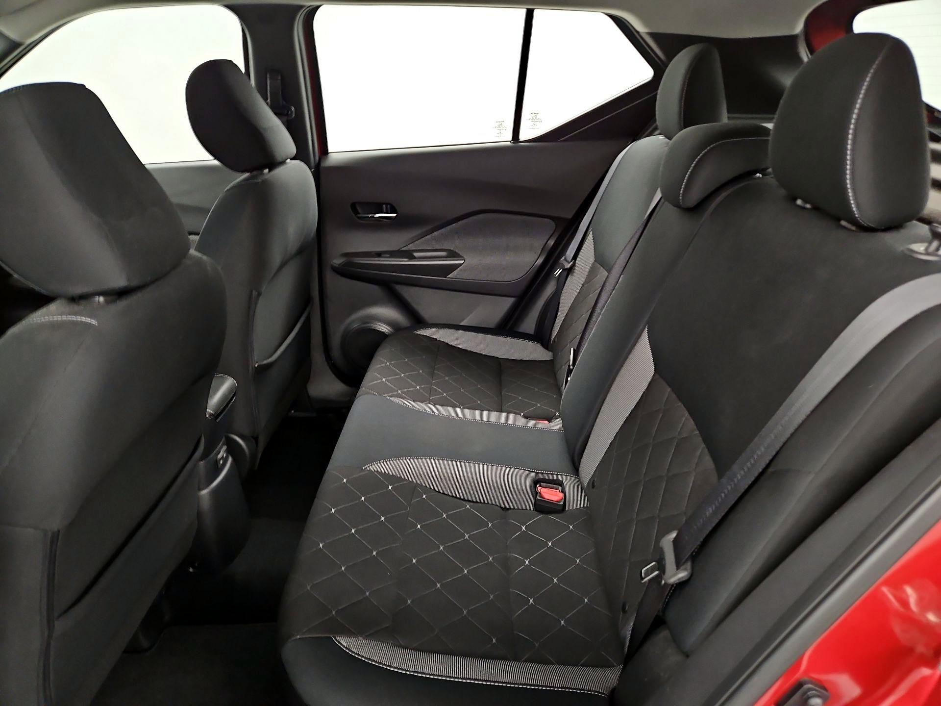 Thumbnail: 2019 Nissan Kicks - 19