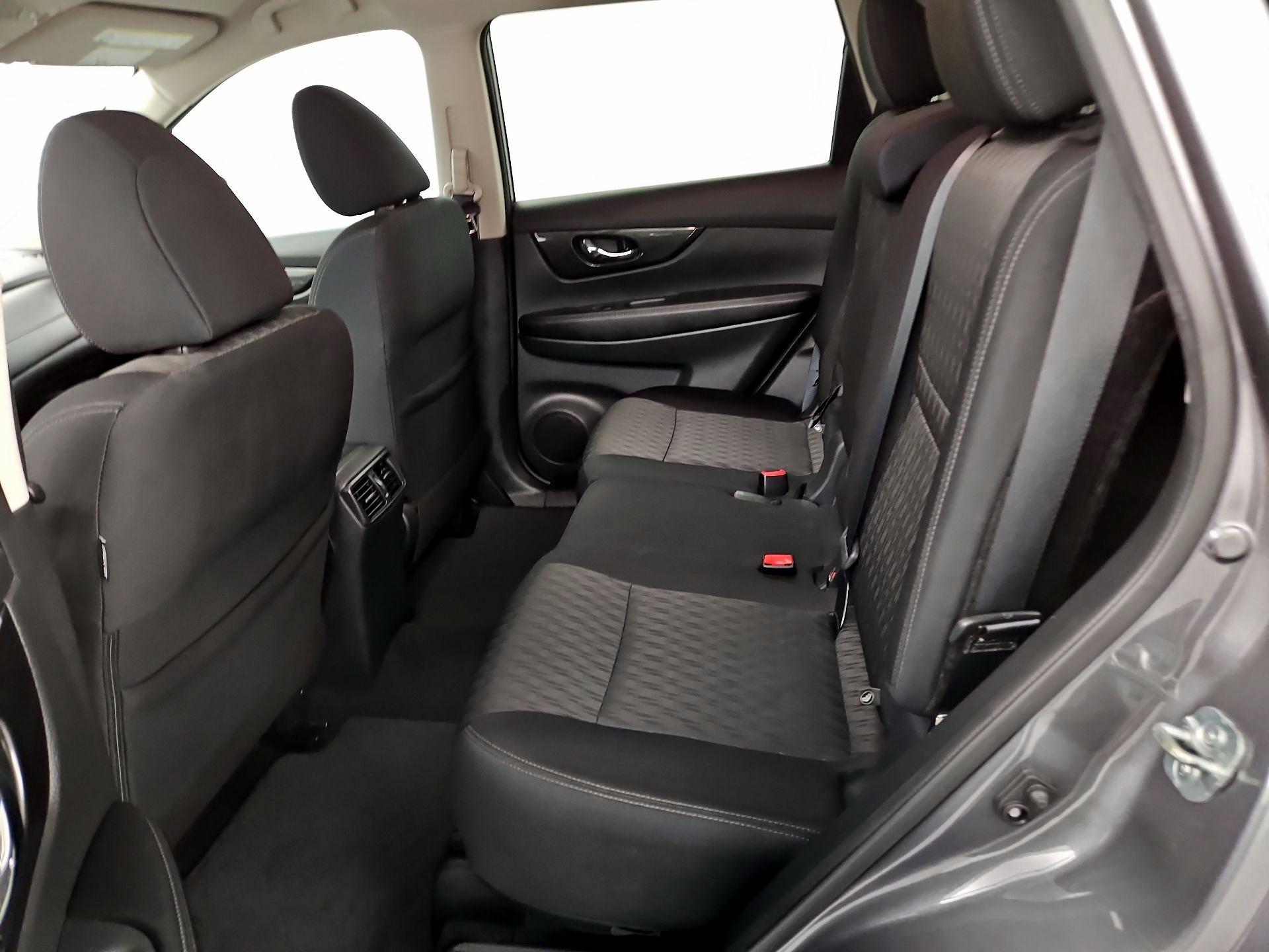 Thumbnail: 2018 Nissan Rogue - 19