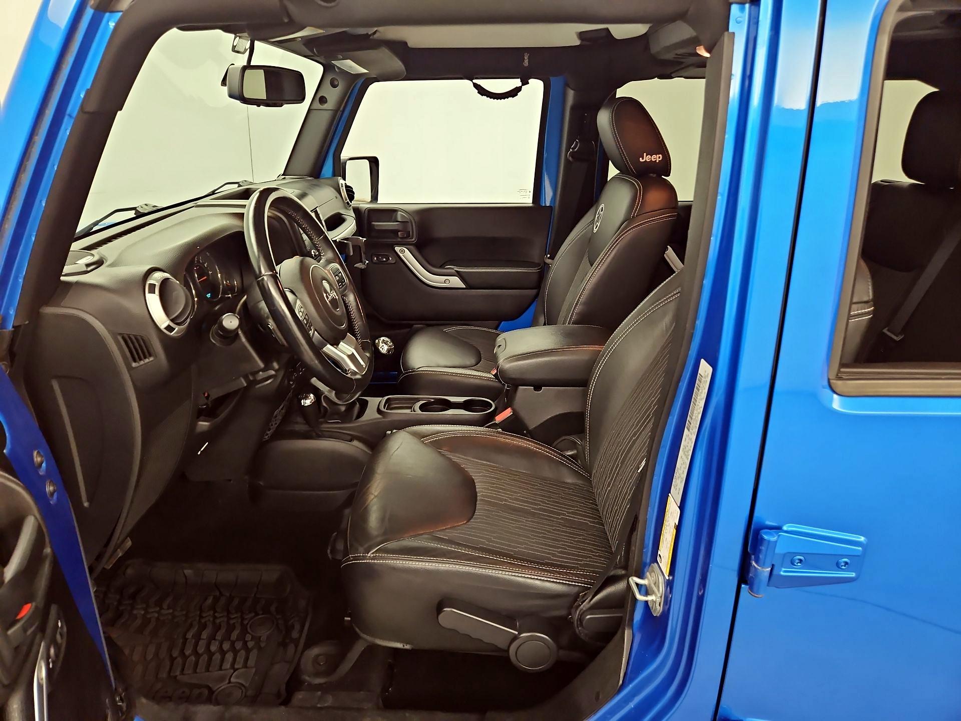 Thumbnail: 2015 Jeep Wrangler - 11
