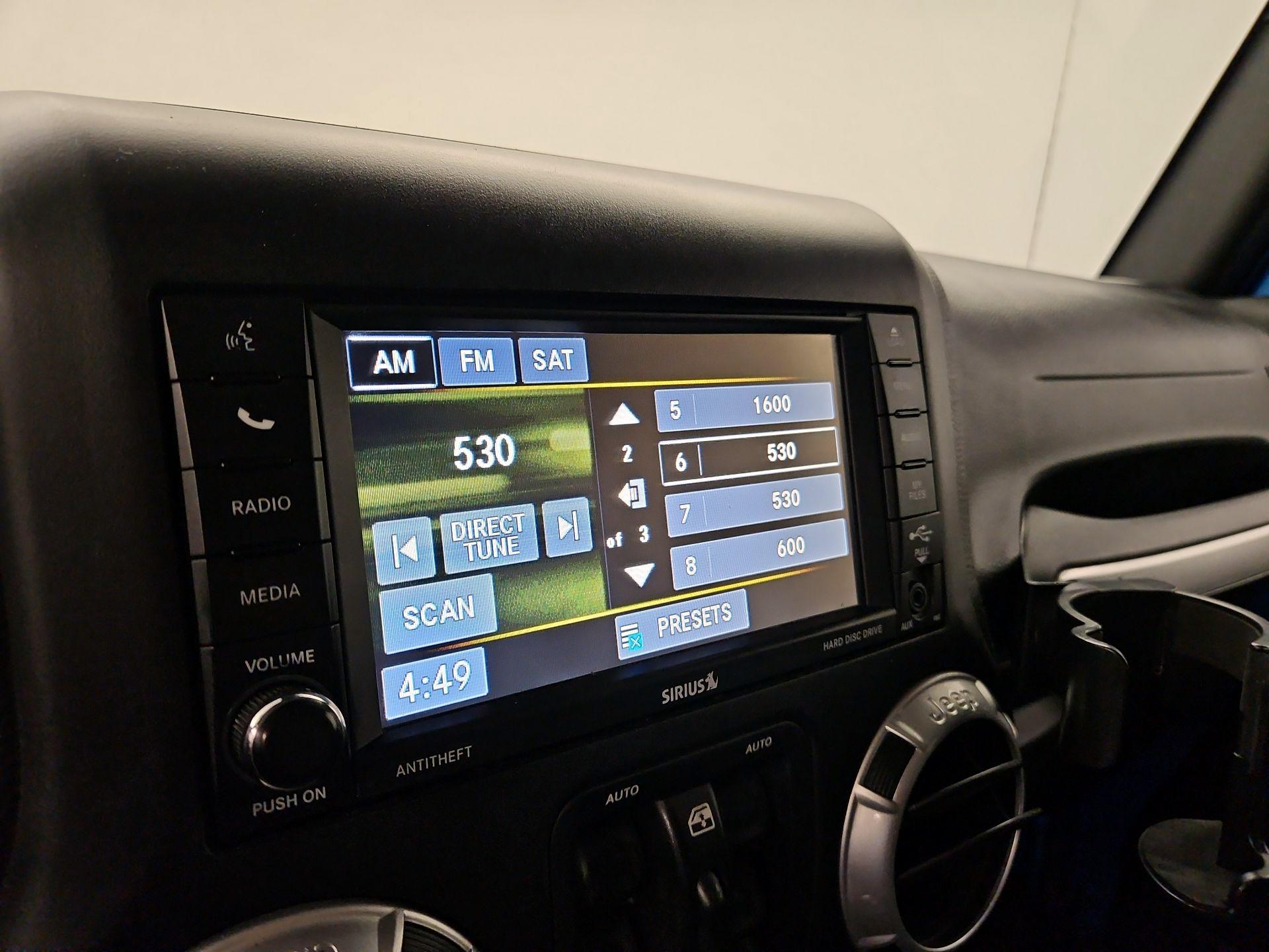 Thumbnail: 2015 Jeep Wrangler - 13