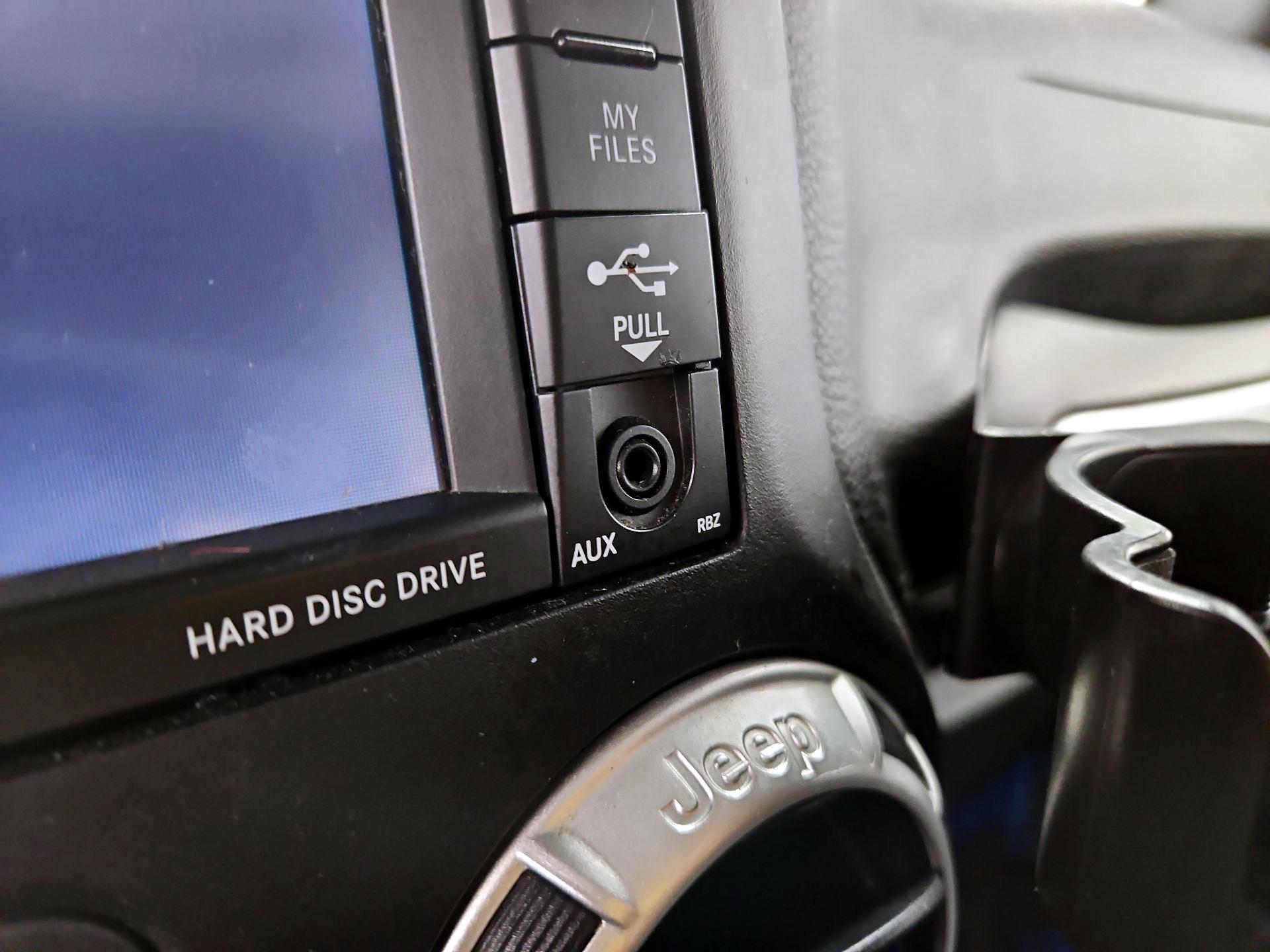 Thumbnail: 2015 Jeep Wrangler - 16