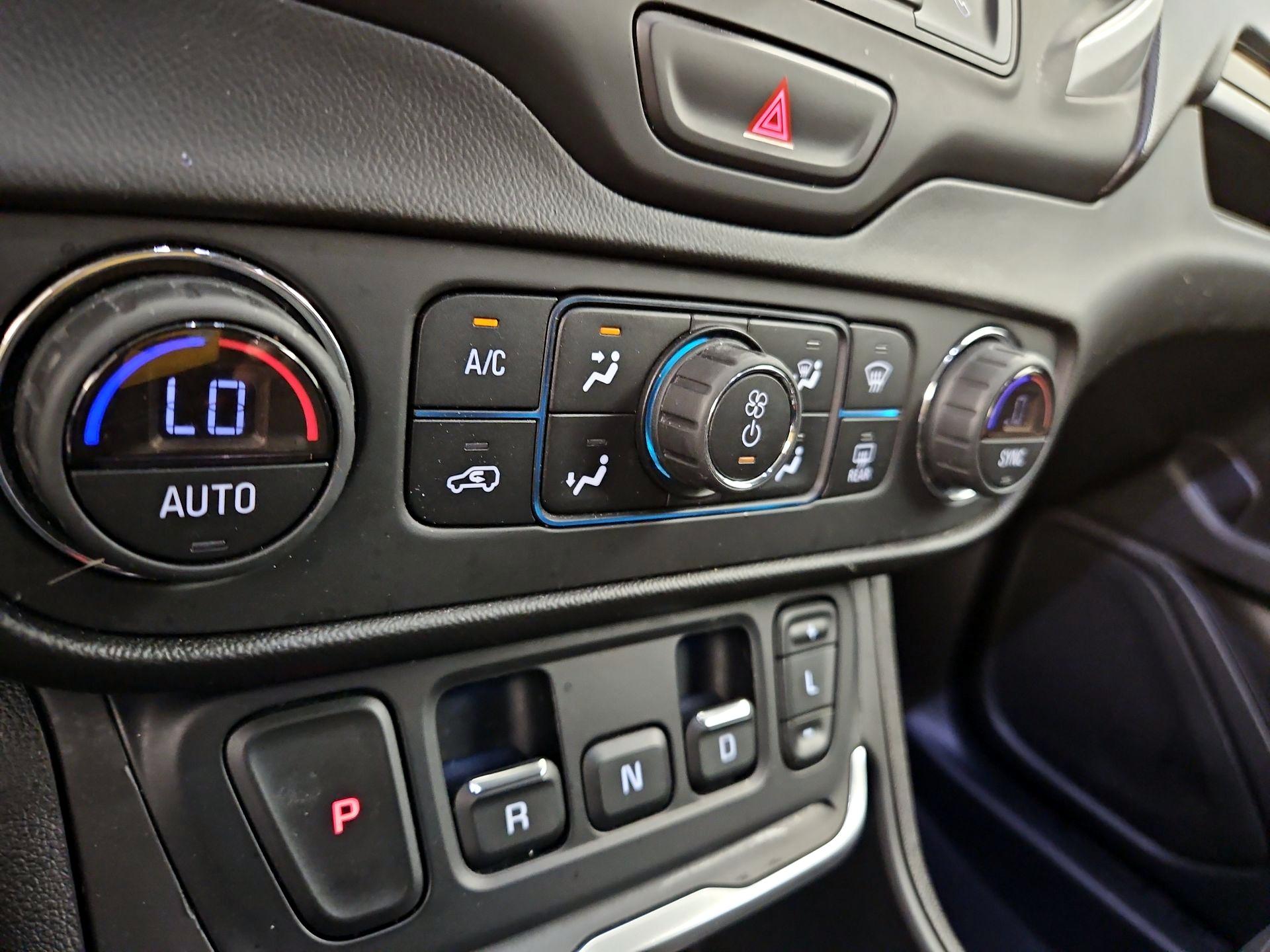Thumbnail: 2018 GMC Terrain - 16