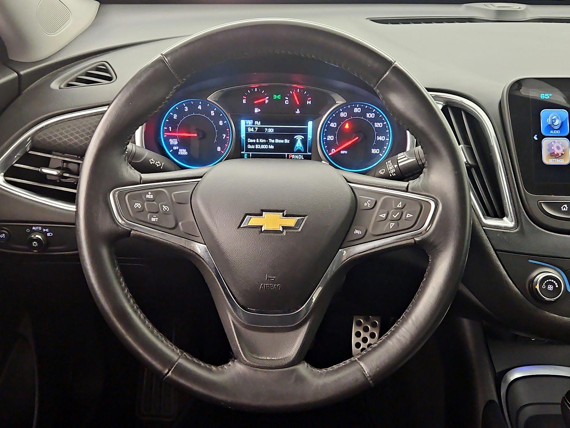 Thumbnail: 2017 Chevrolet Malibu - 10