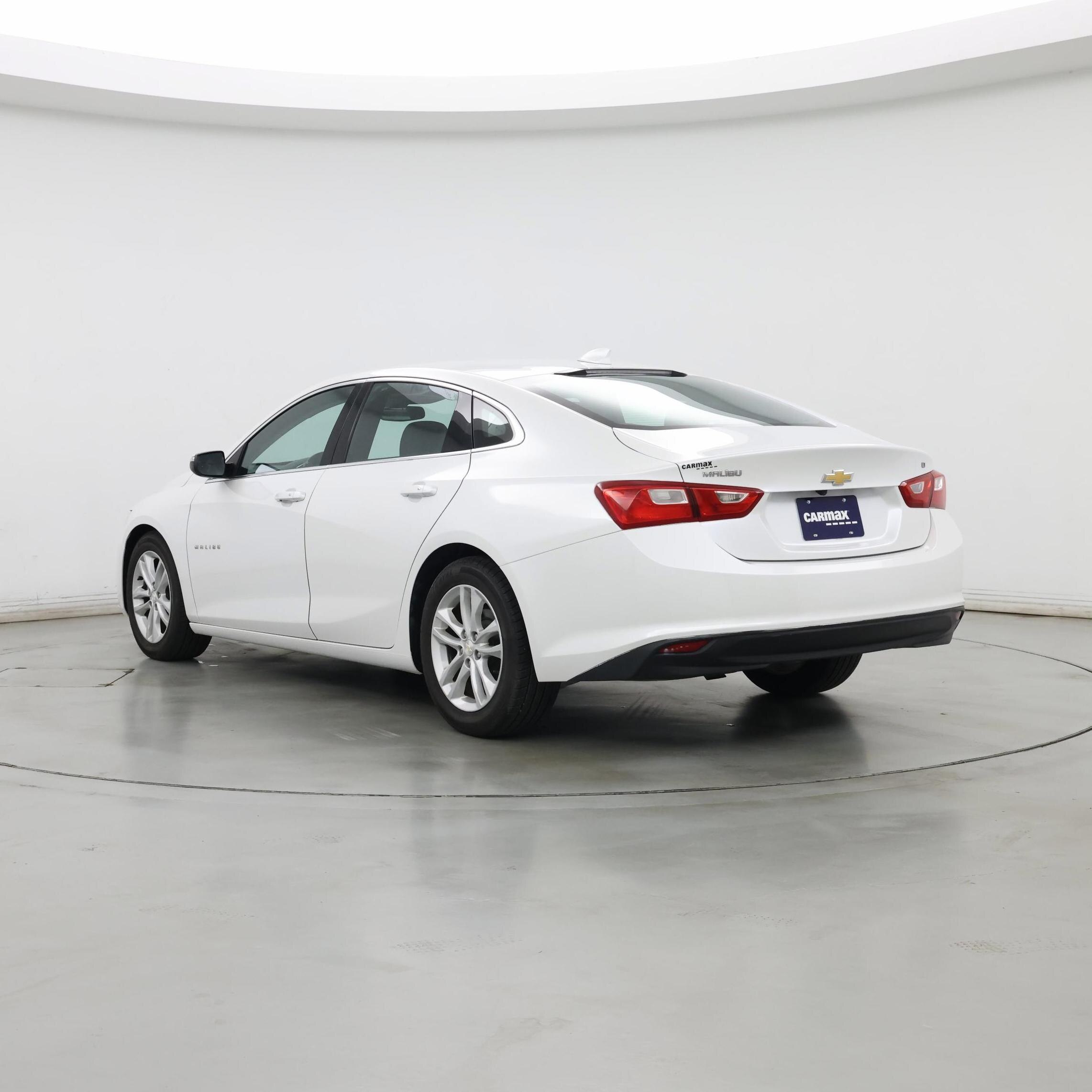 Thumbnail: 2017 Chevrolet Malibu - 2