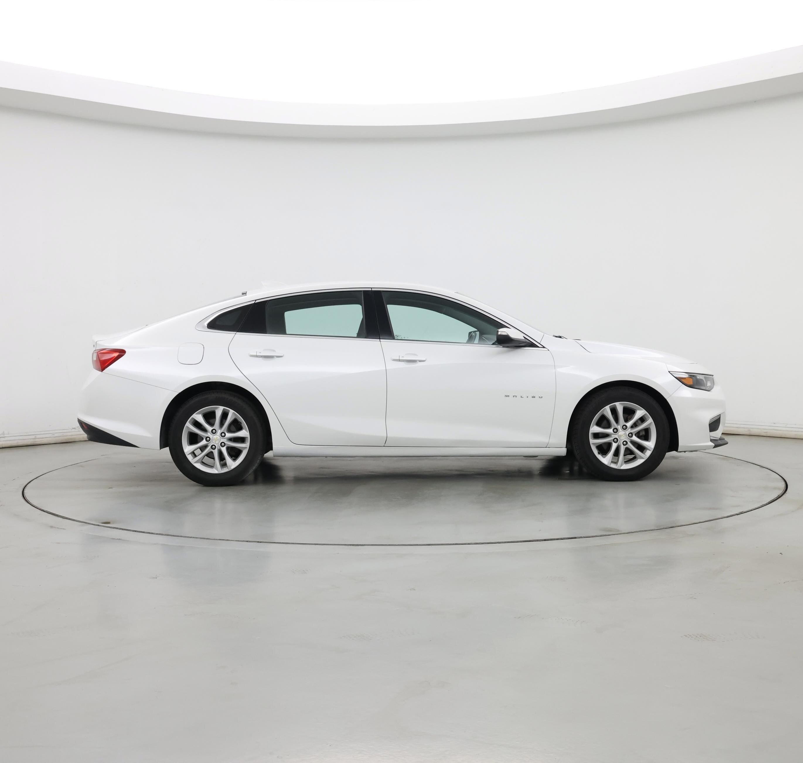 Thumbnail: 2017 Chevrolet Malibu - 7