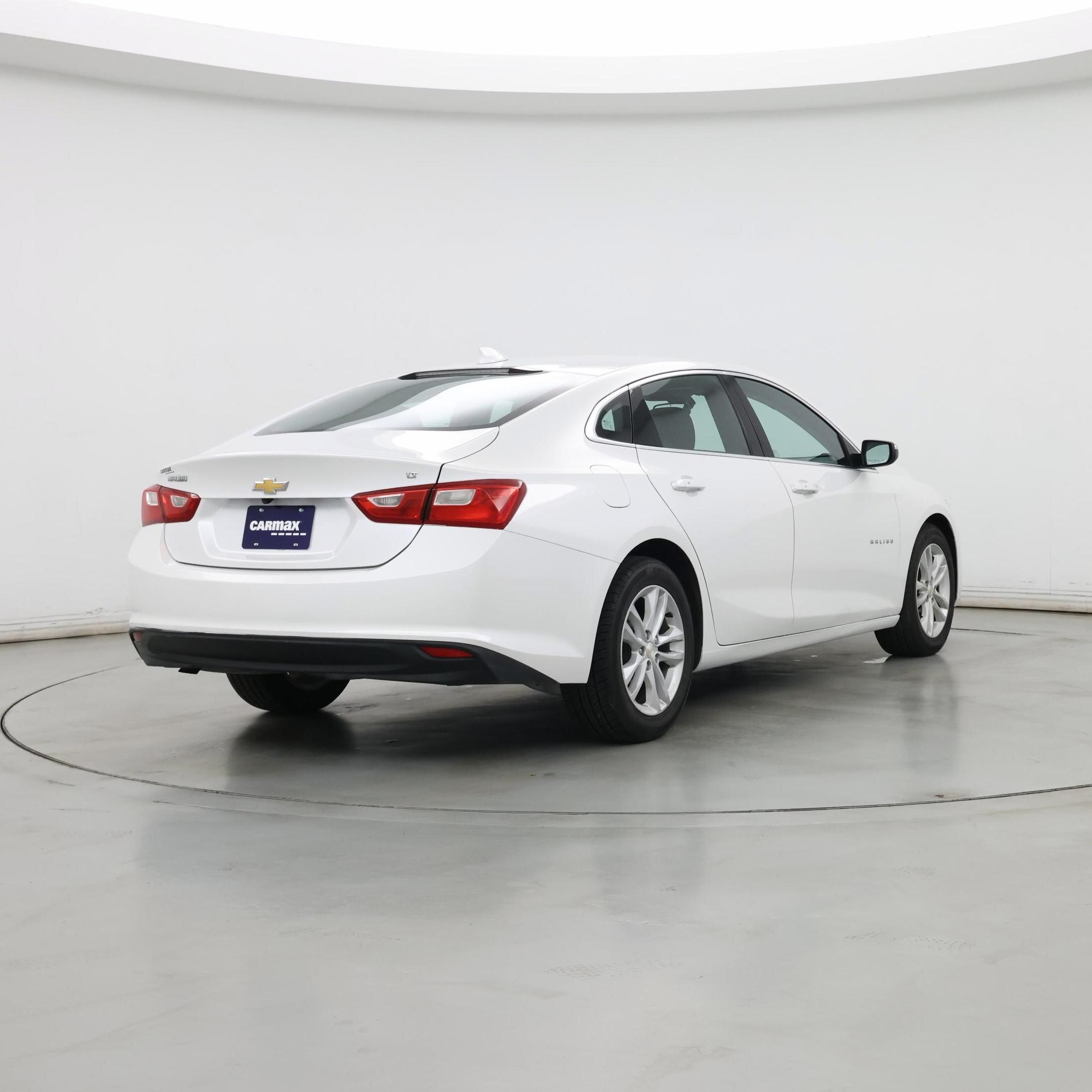 Thumbnail: 2017 Chevrolet Malibu - 8