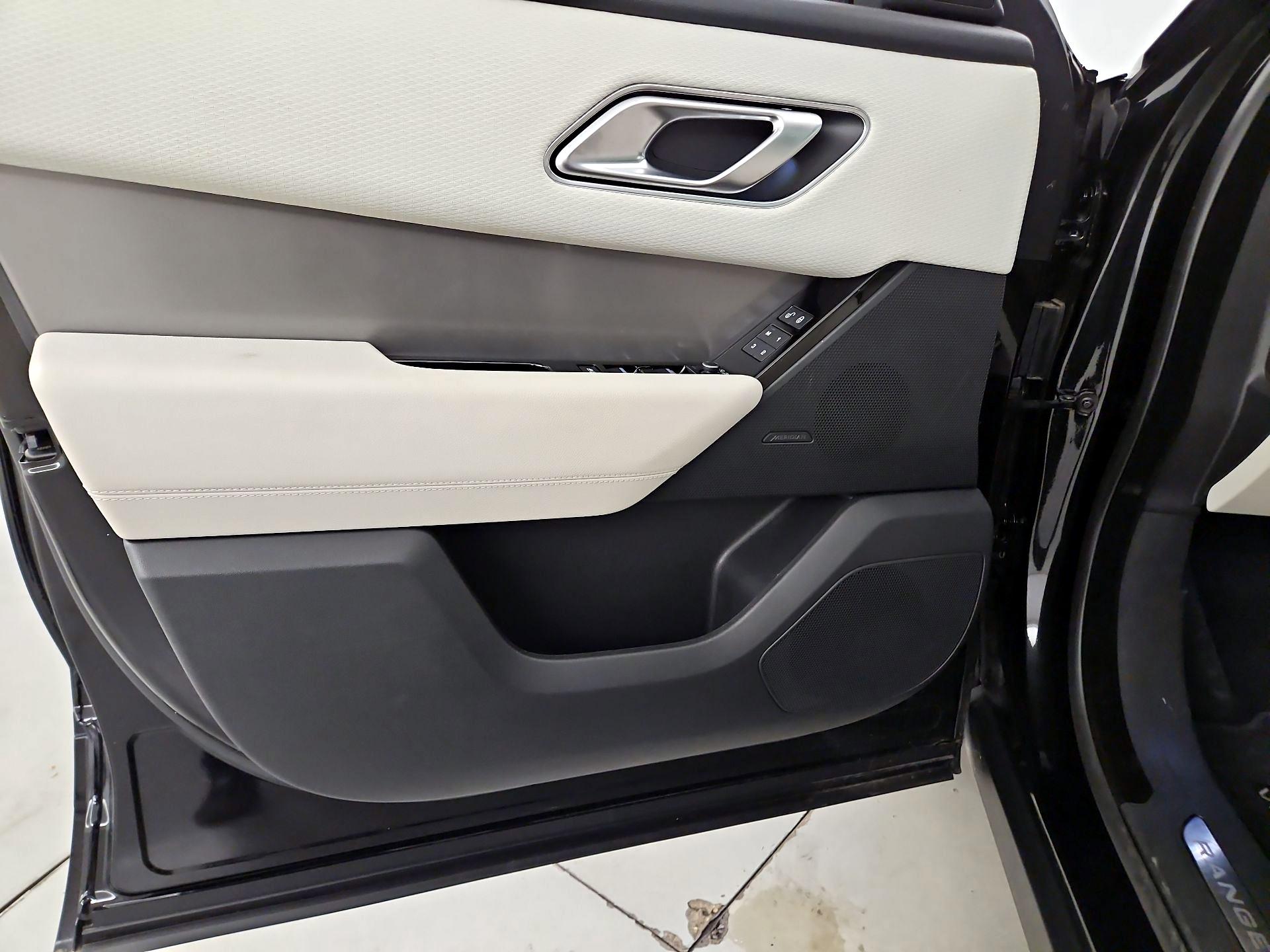 Thumbnail: 2020 Land Rover Range Rover Velar - 12