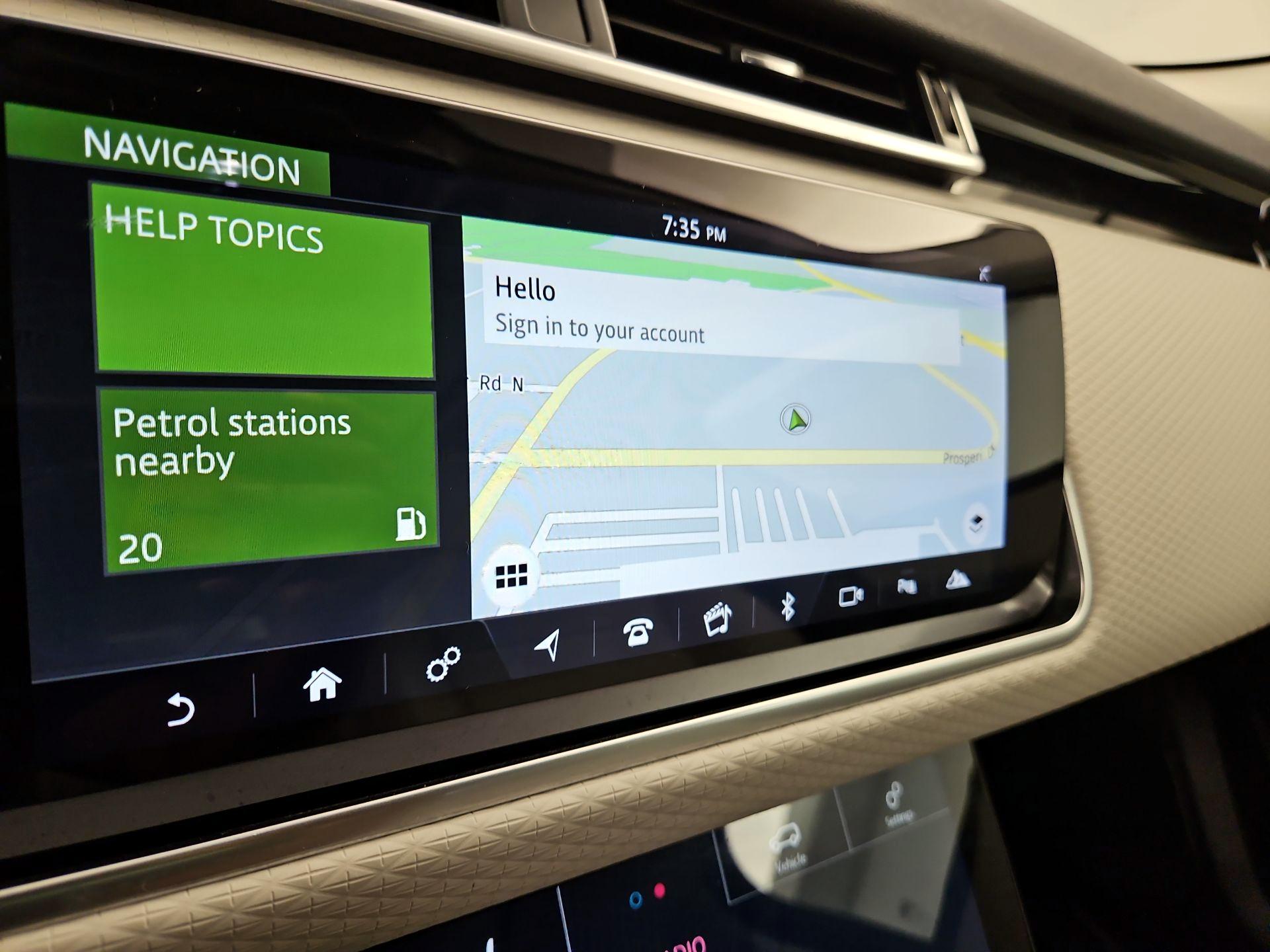 Thumbnail: 2020 Land Rover Range Rover Velar - 14