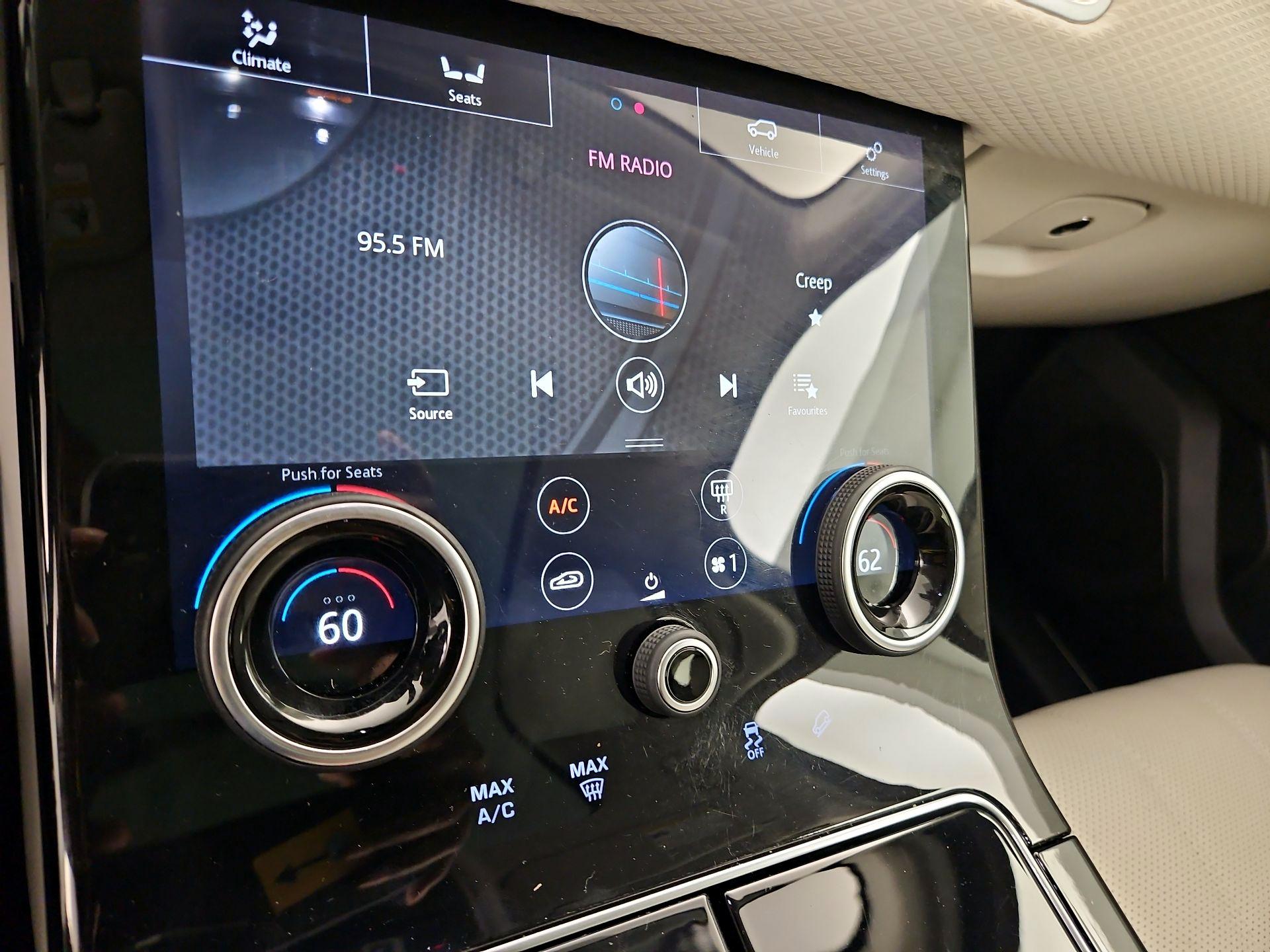 Thumbnail: 2020 Land Rover Range Rover Velar - 17