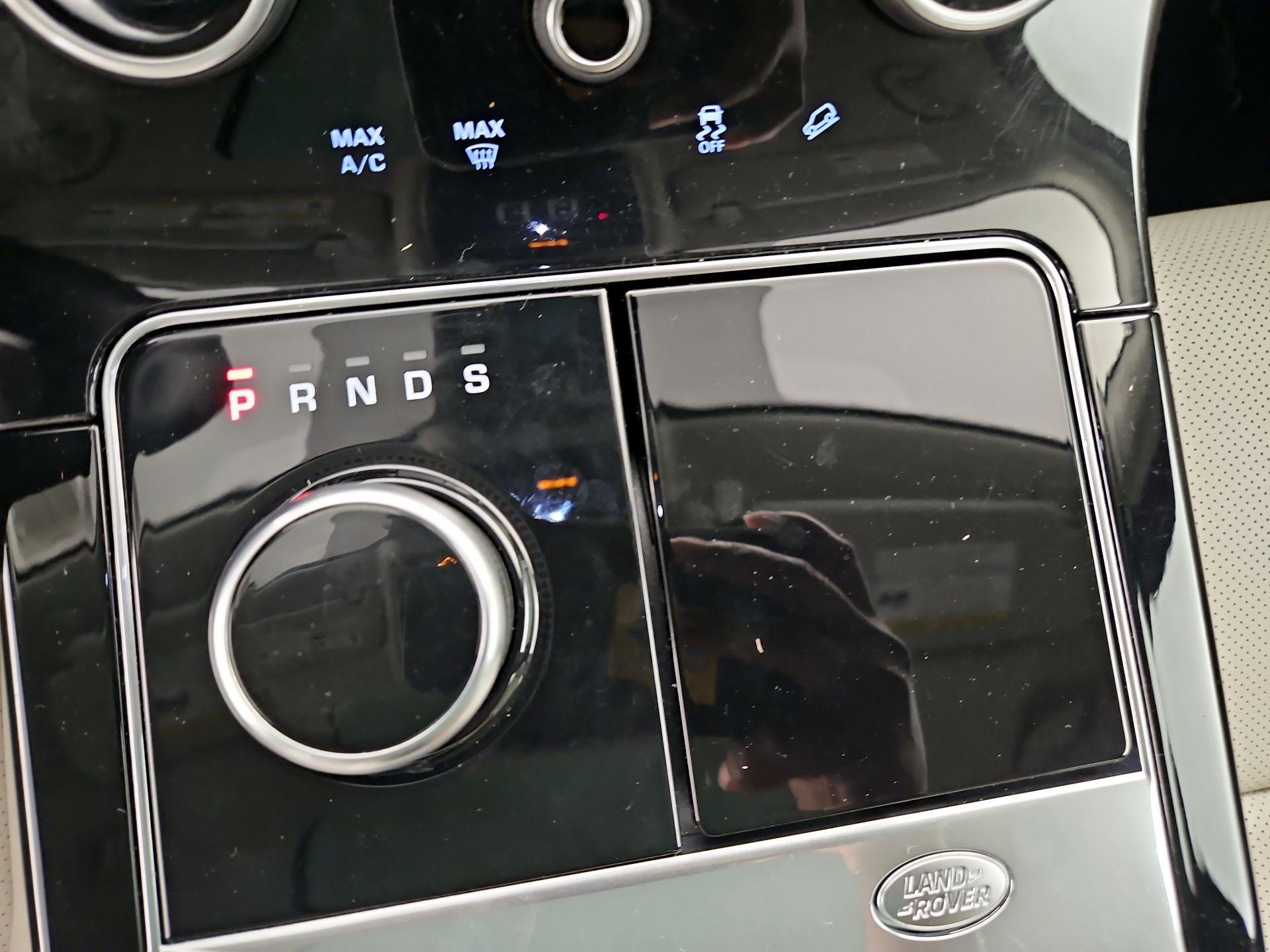 Thumbnail: 2020 Land Rover Range Rover Velar - 18