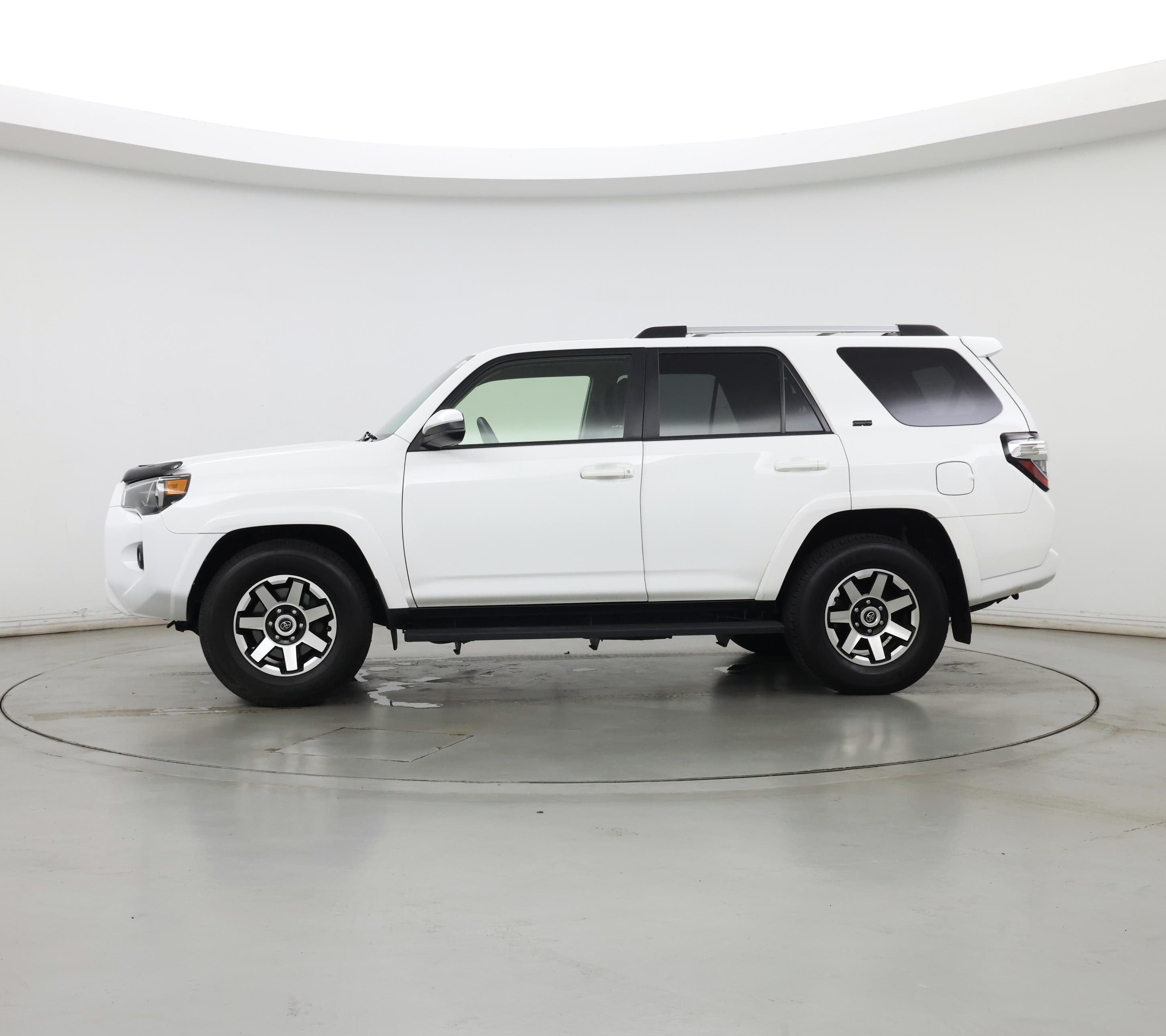 Thumbnail: 2022 Toyota 4Runner - 3