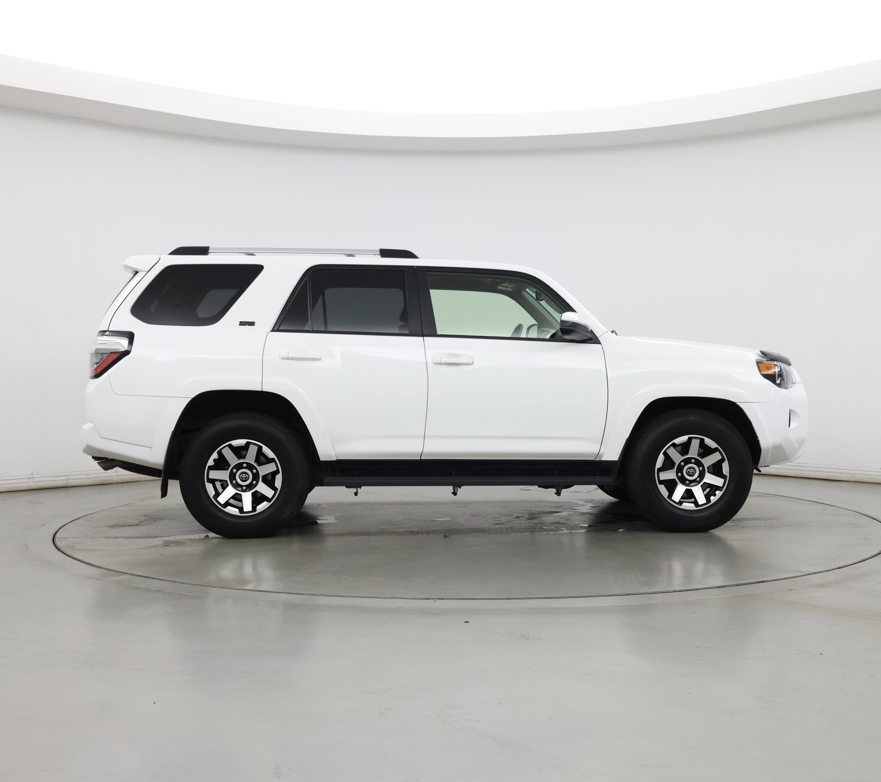 Thumbnail: 2022 Toyota 4Runner - 7