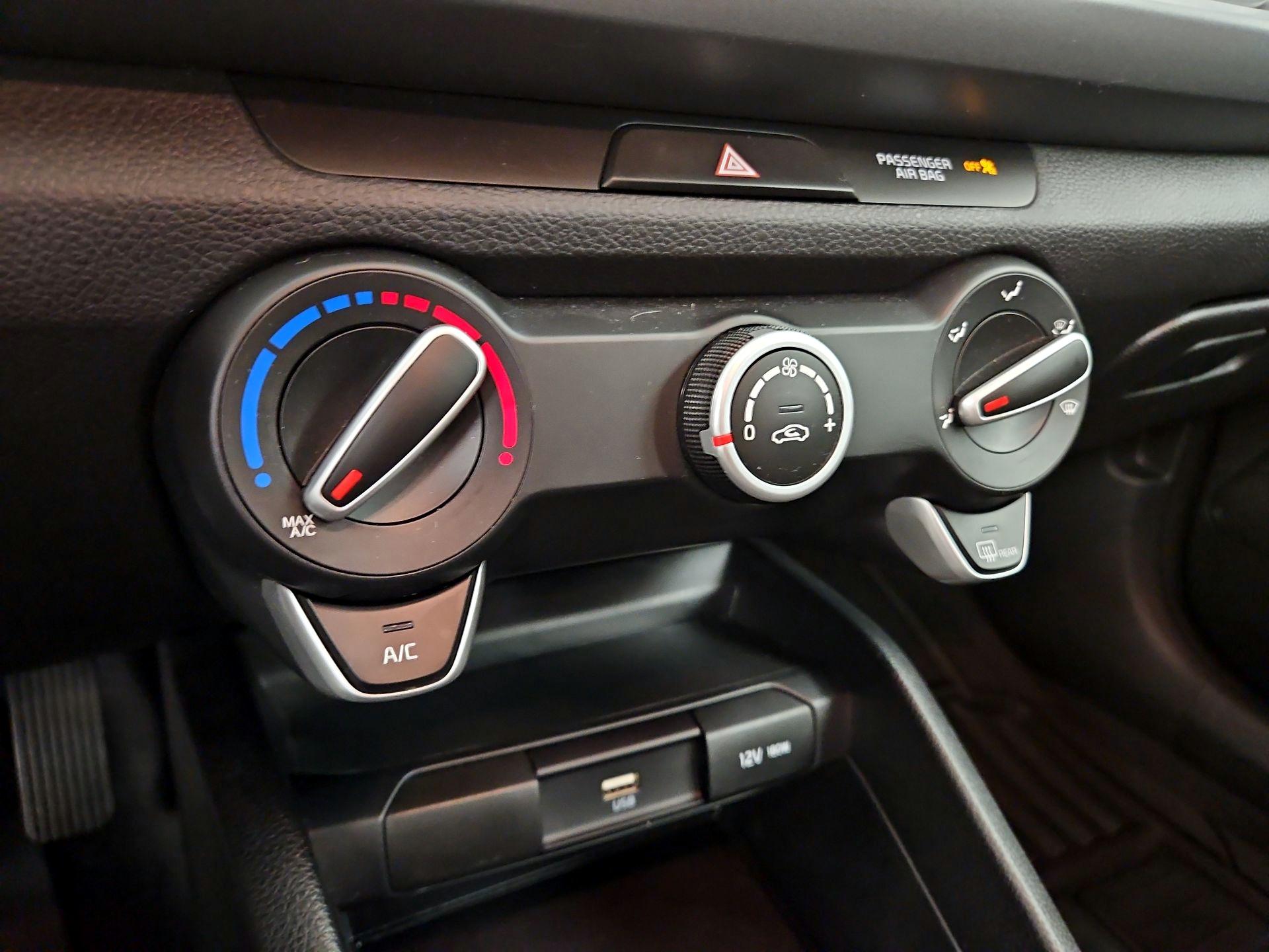 Thumbnail: 2023 Kia Rio - 16