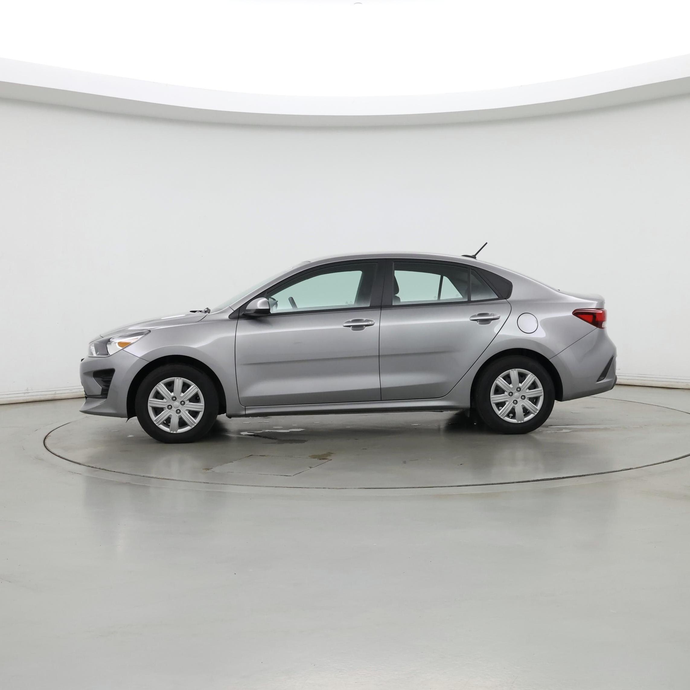 Thumbnail: 2023 Kia Rio - 3