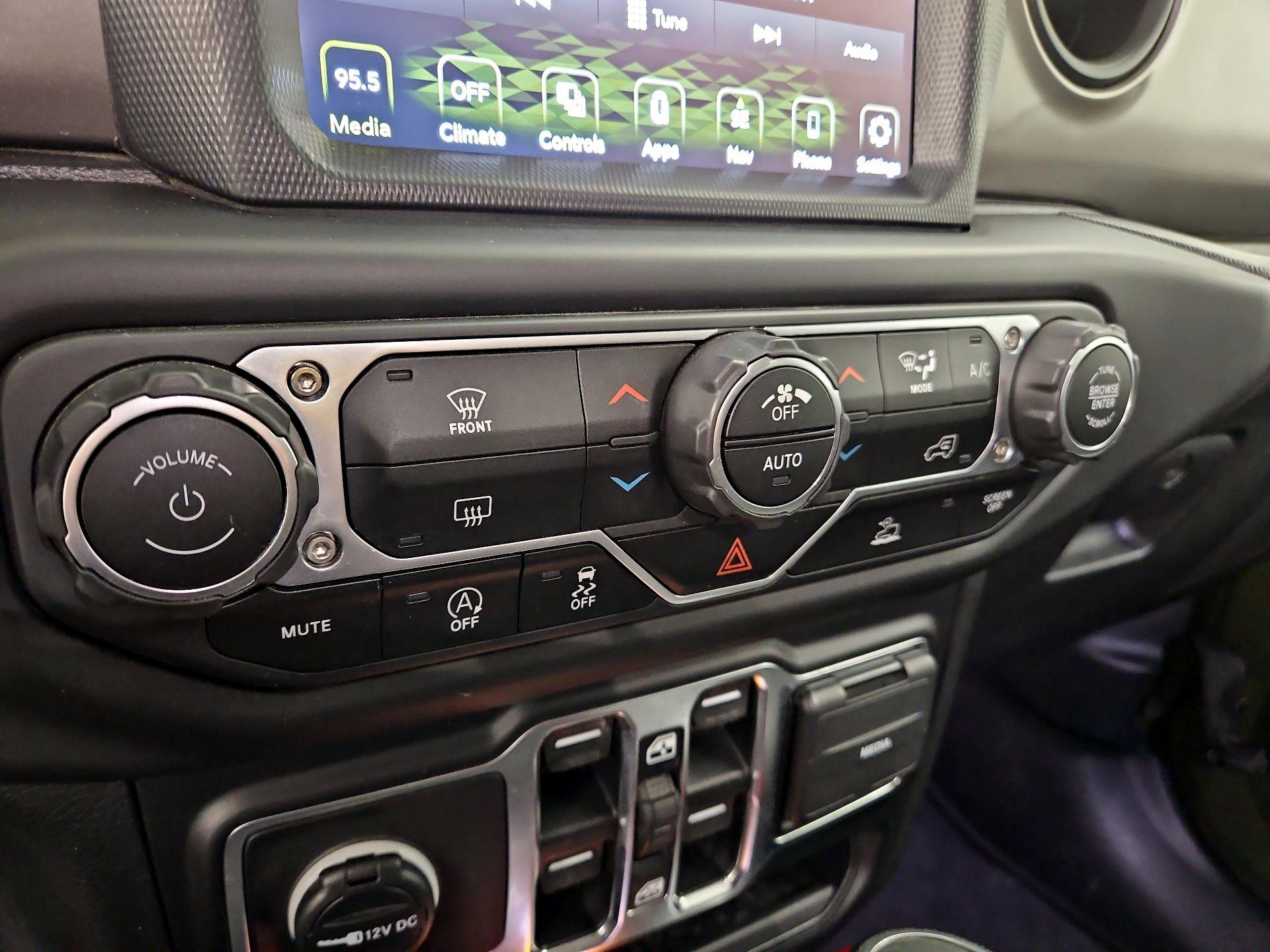 Thumbnail: 2021 Jeep Gladiator - 17