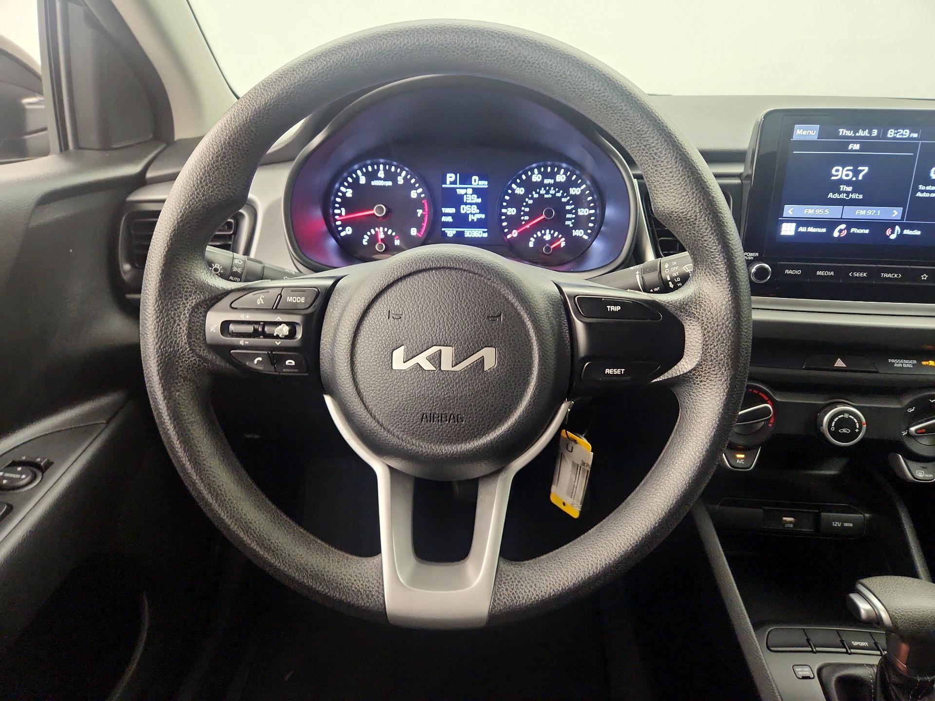Thumbnail: 2022 Kia Rio - 10