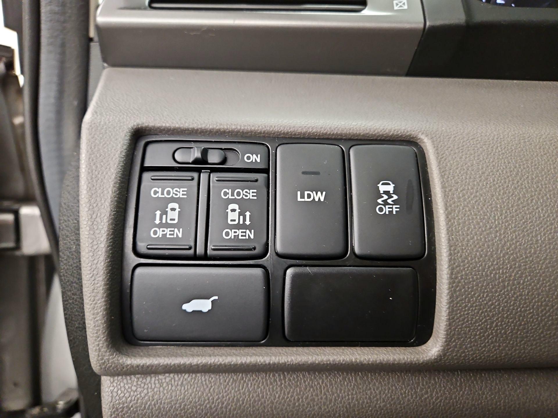Thumbnail: 2014 Honda Odyssey - 13