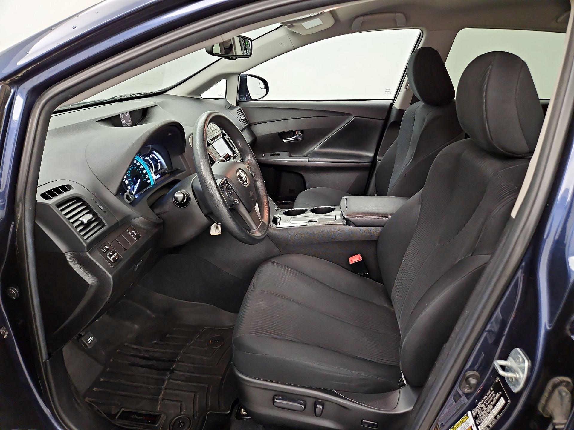 Thumbnail: 2015 Toyota Venza - 11