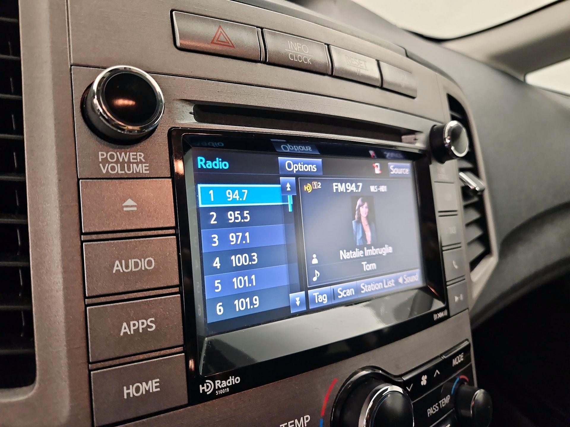 Thumbnail: 2015 Toyota Venza - 15