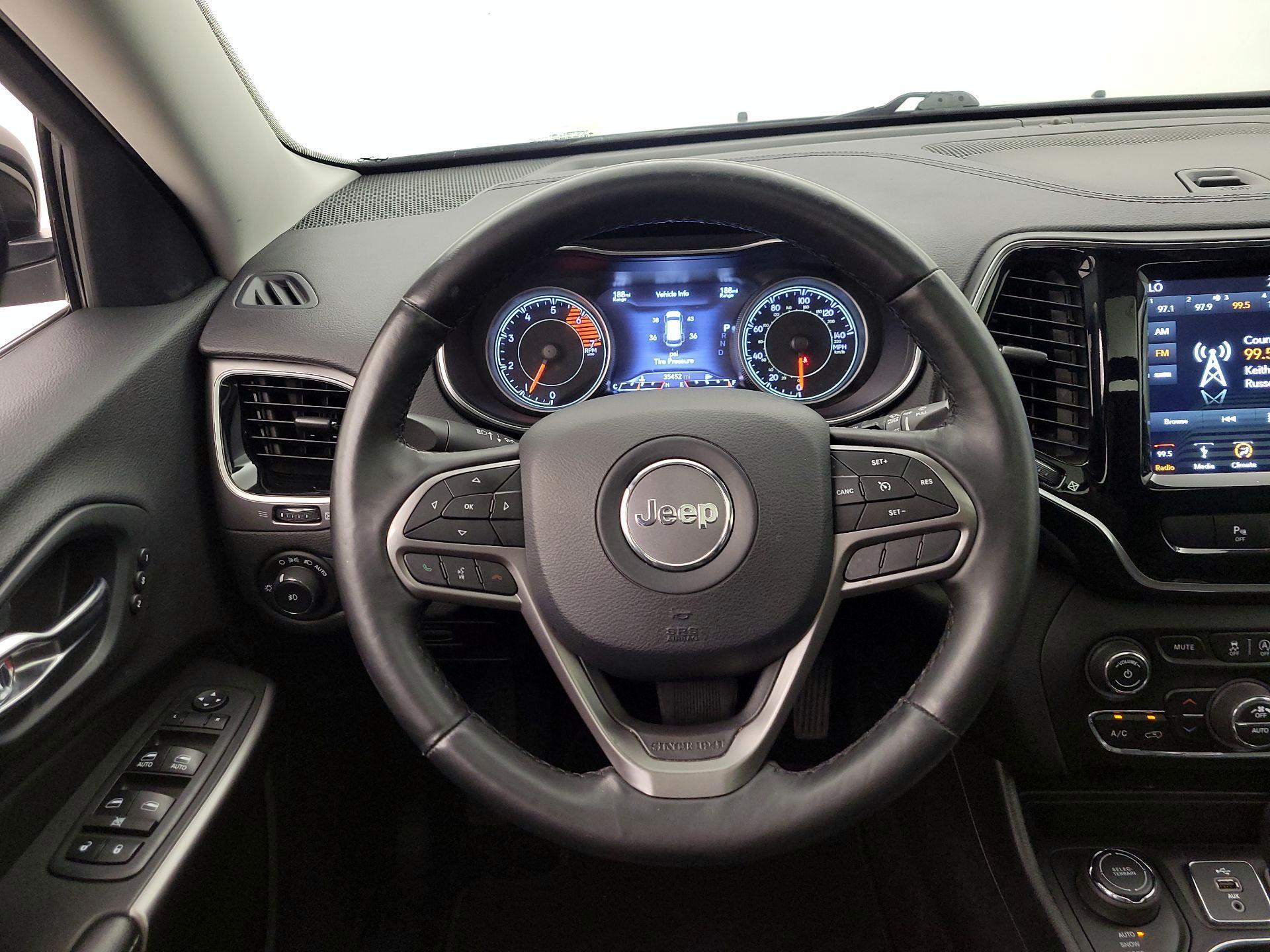 Thumbnail: 2019 Jeep Cherokee - 10