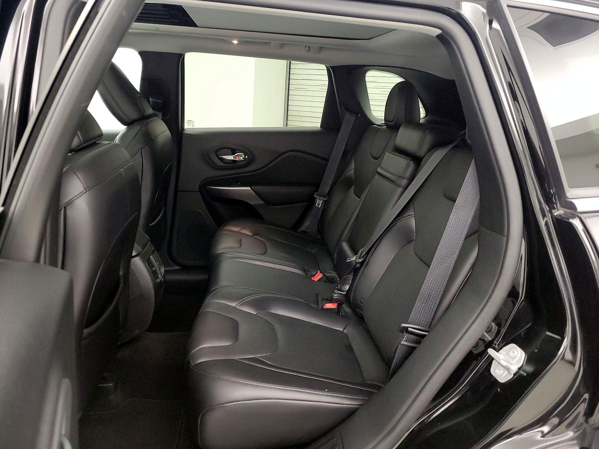 Thumbnail: 2019 Jeep Cherokee - 20
