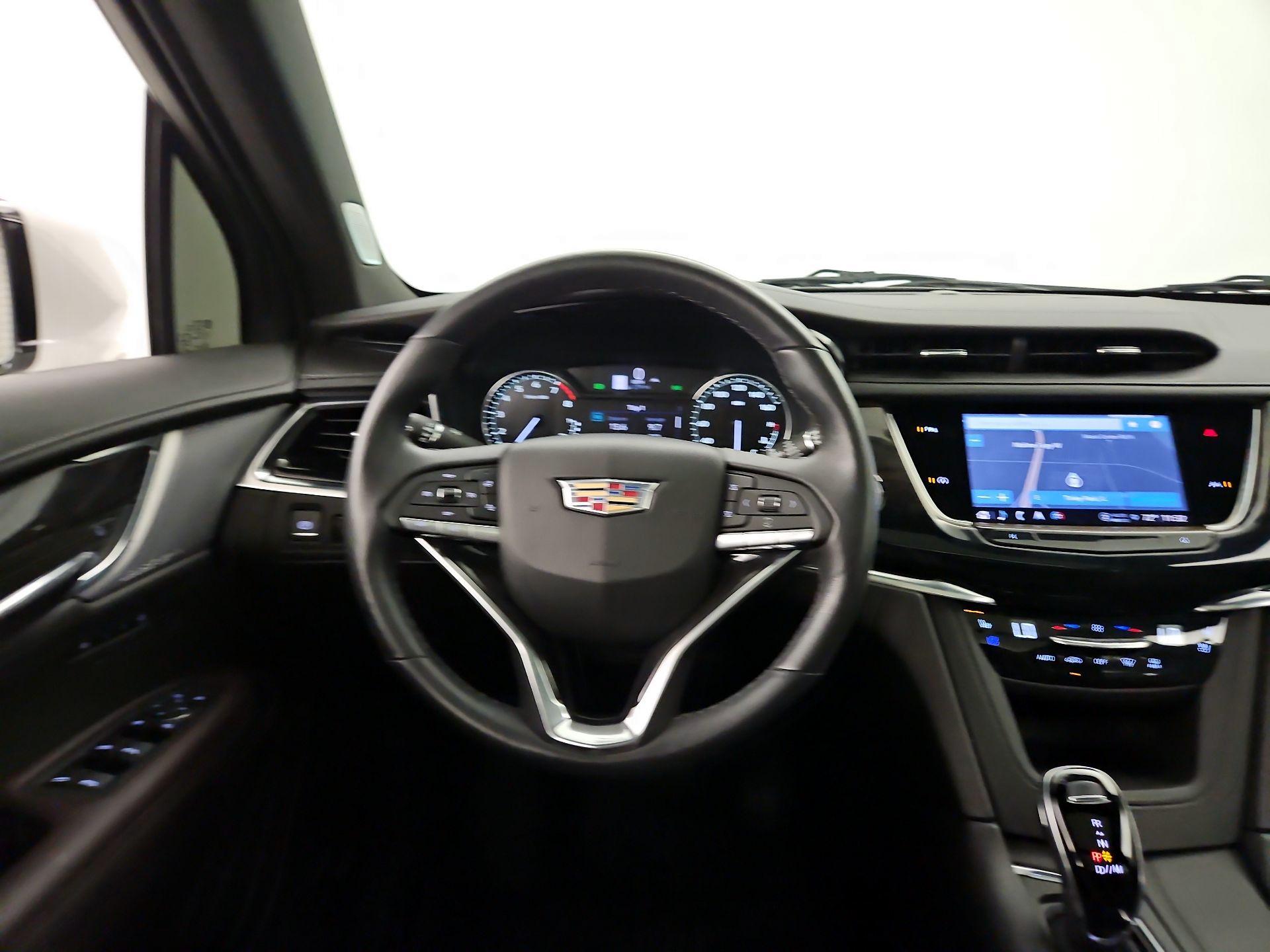 Thumbnail: 2023 Cadillac XT6 - 10