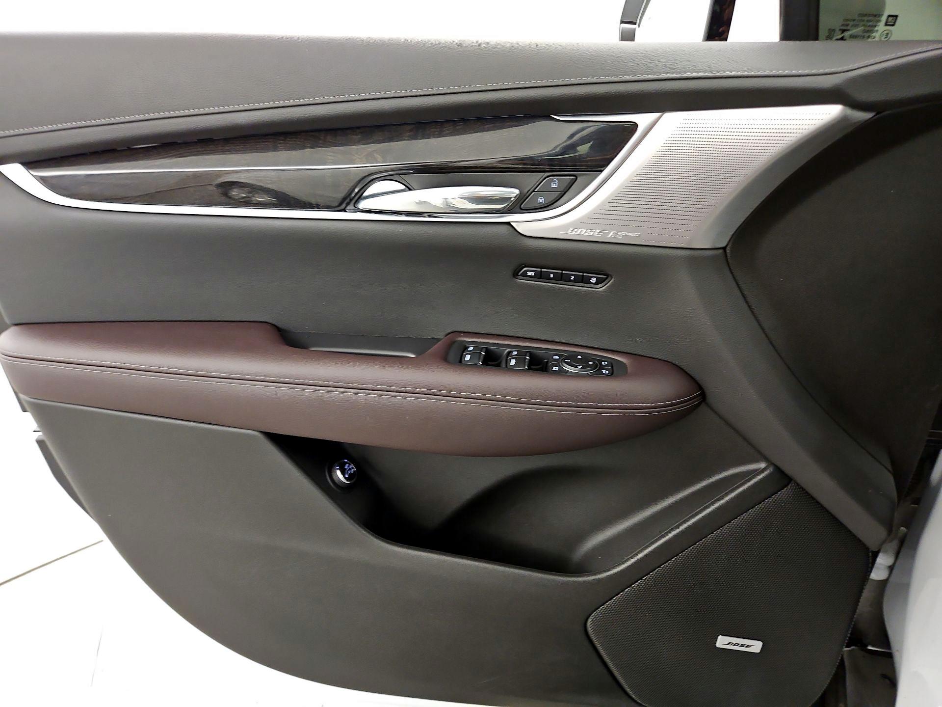 Thumbnail: 2023 Cadillac XT6 - 12