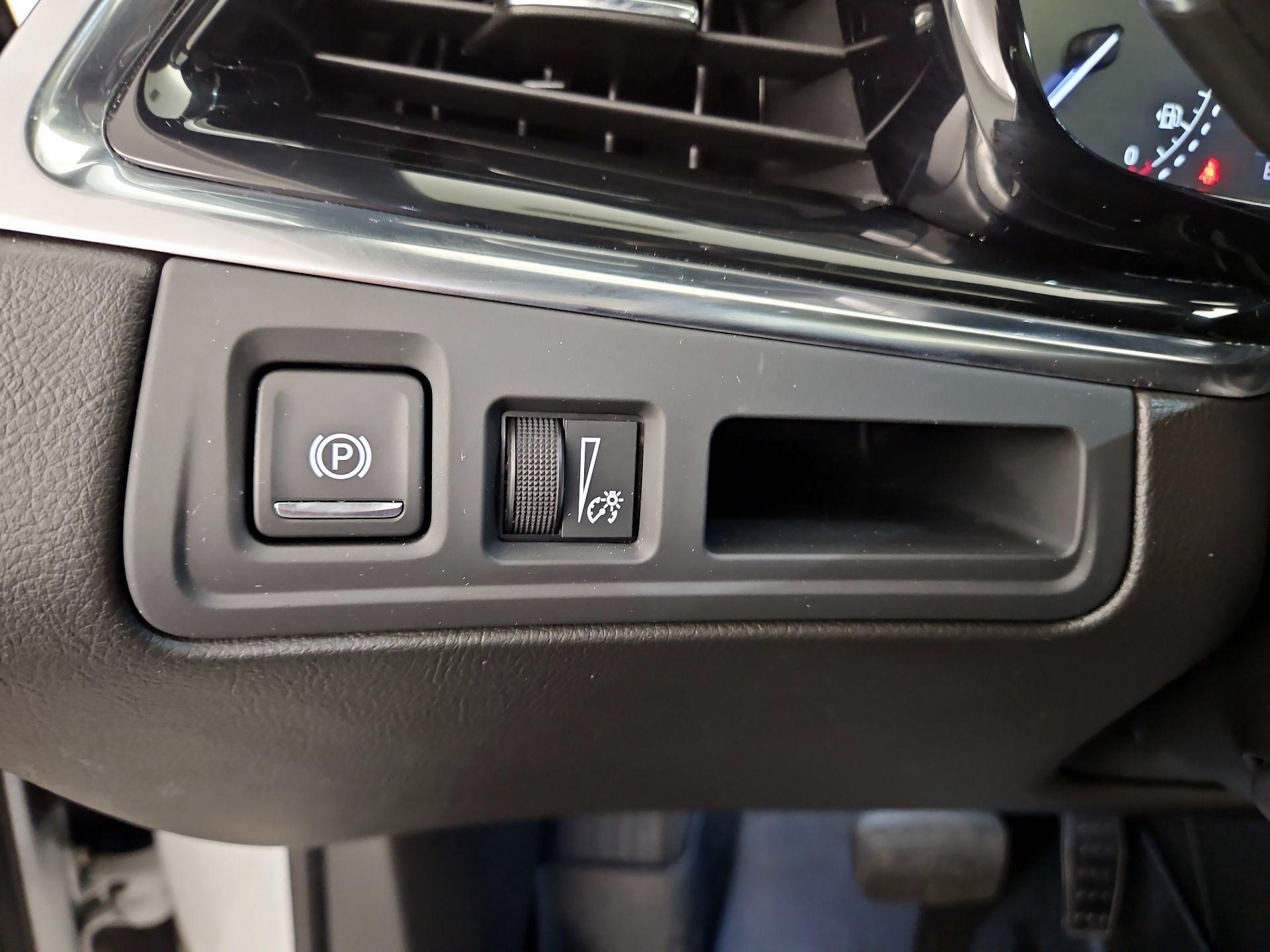 Thumbnail: 2023 Cadillac XT6 - 13
