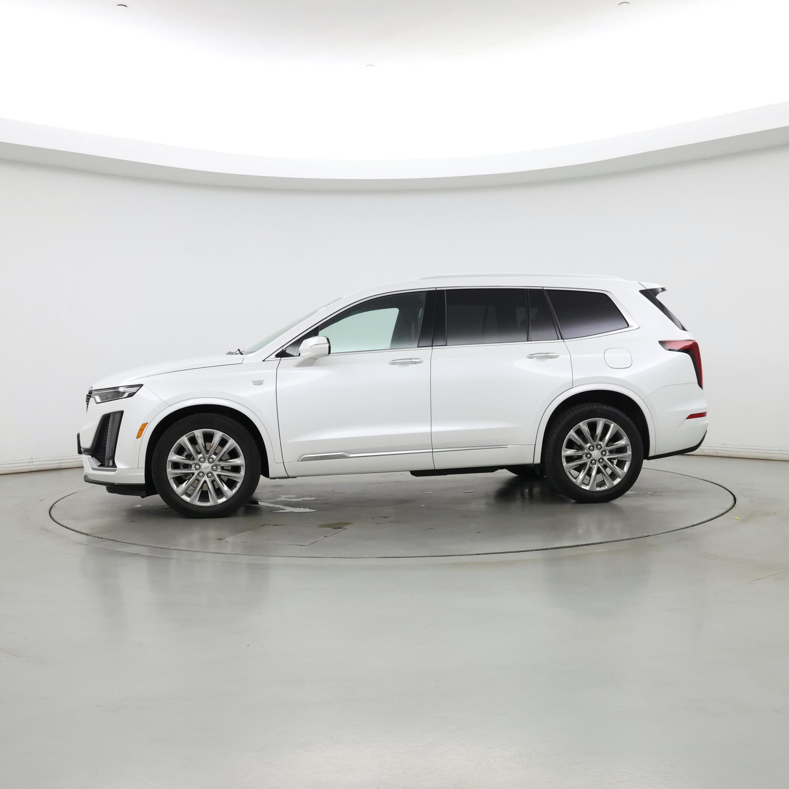 Thumbnail: 2023 Cadillac XT6 - 3