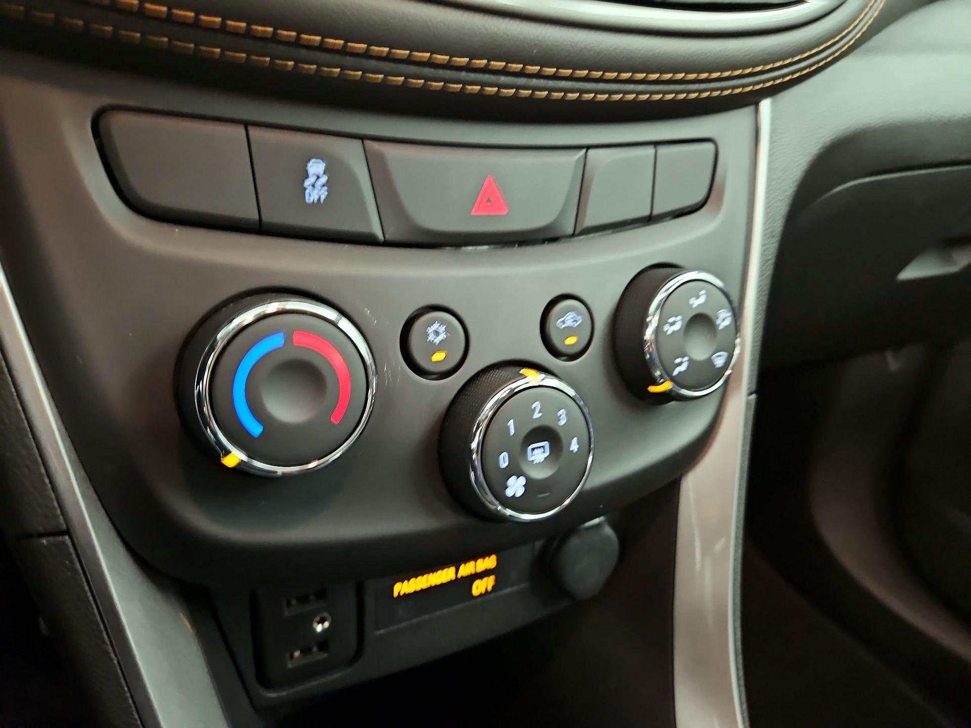 Thumbnail: 2020 Chevrolet Trax - 16