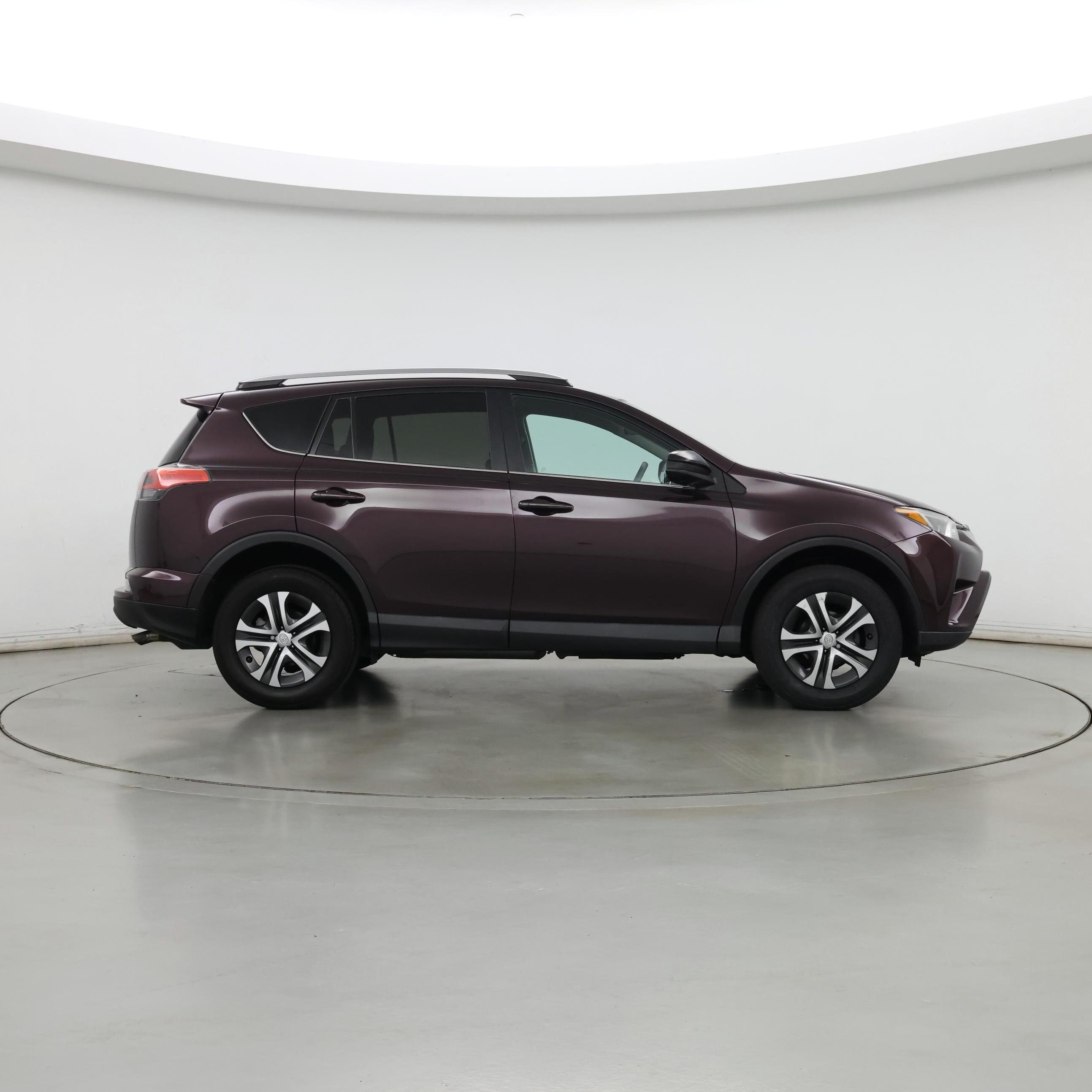 Thumbnail: 2017 Toyota RAV4 - 7
