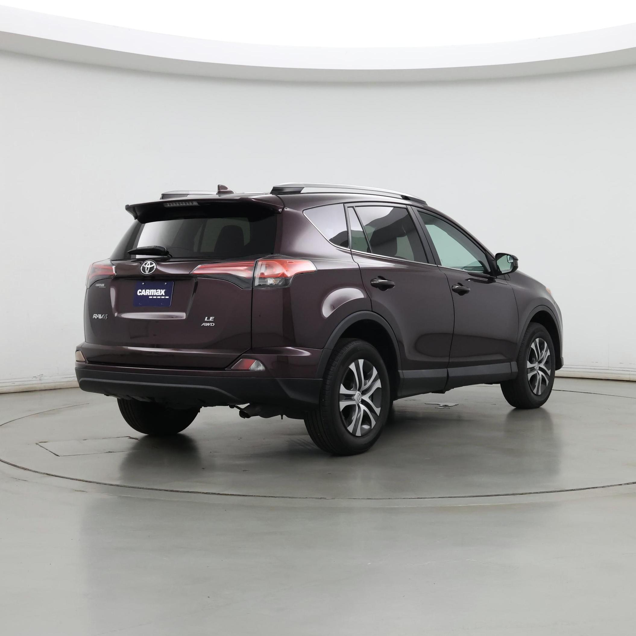 Thumbnail: 2017 Toyota RAV4 - 8