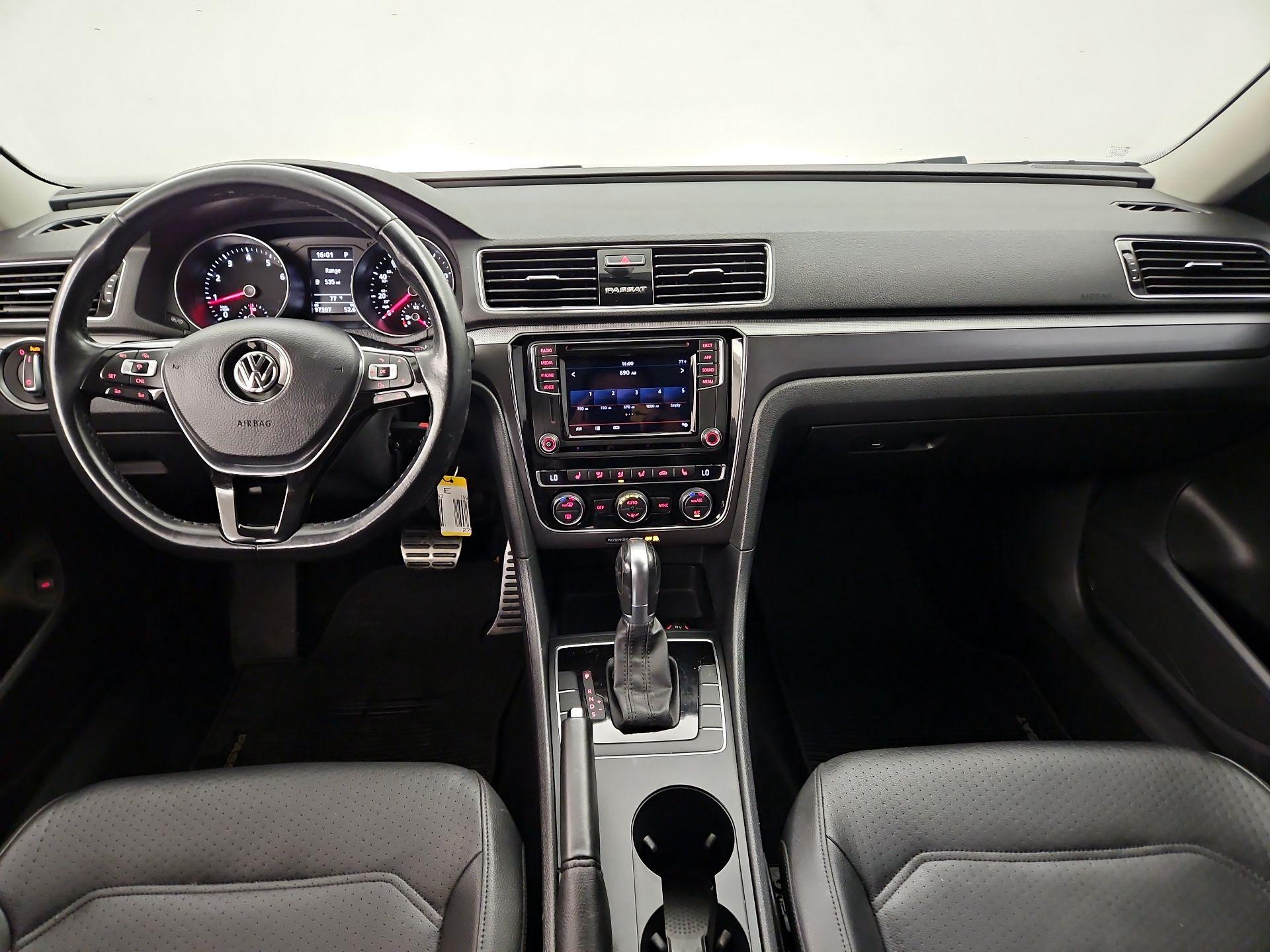 Thumbnail: 2018 Volkswagen Passat - 9