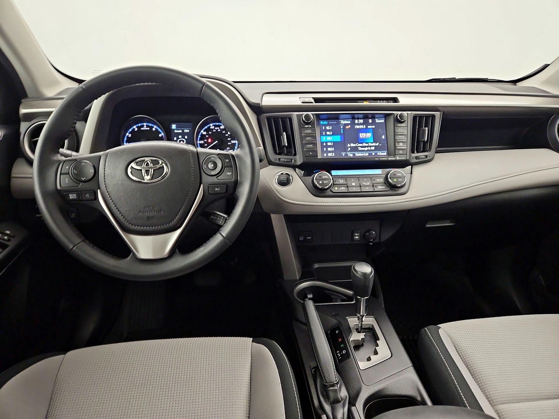 Thumbnail: 2017 Toyota RAV4 - 9