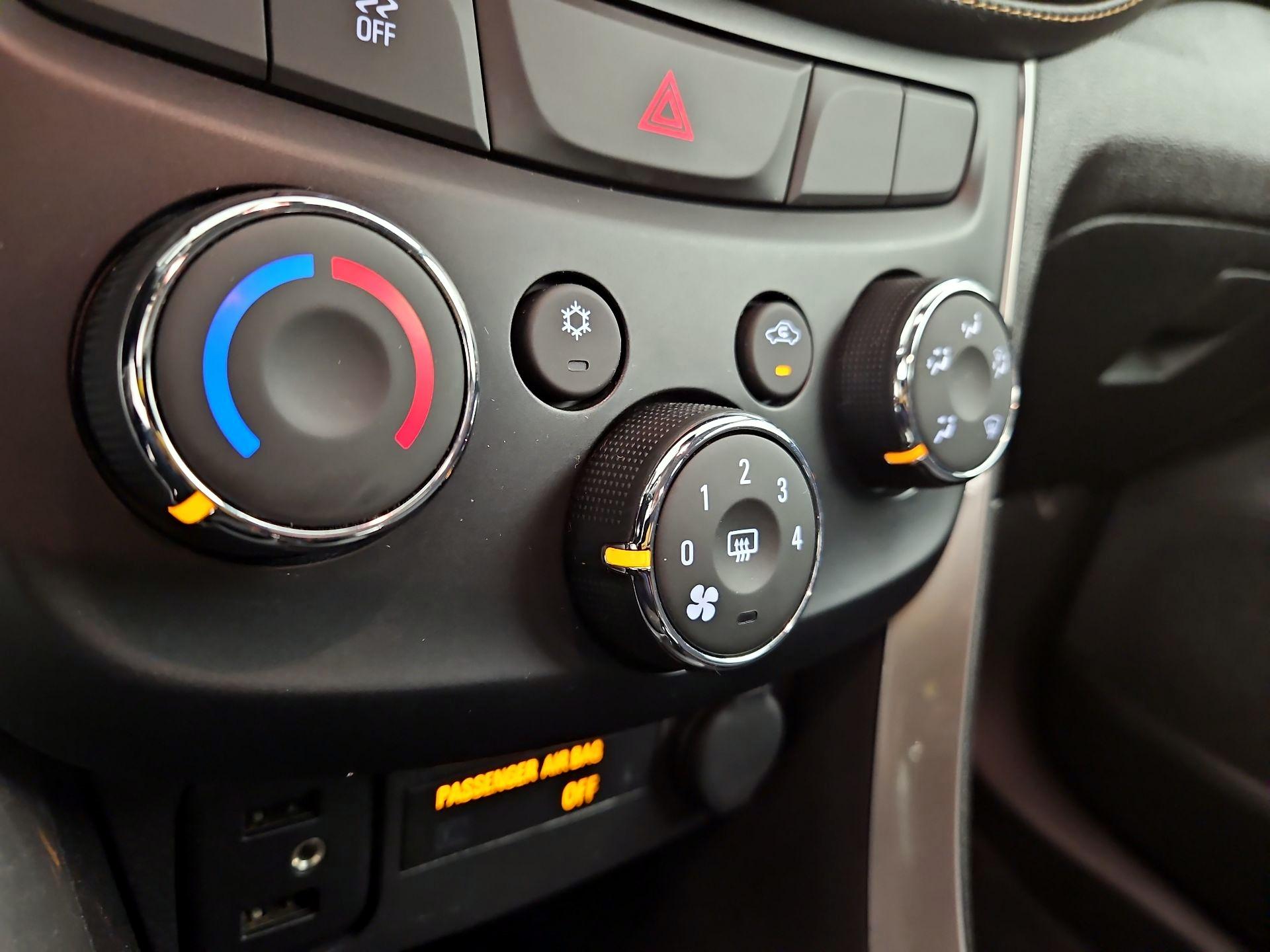 Thumbnail: 2019 Chevrolet Trax - 16