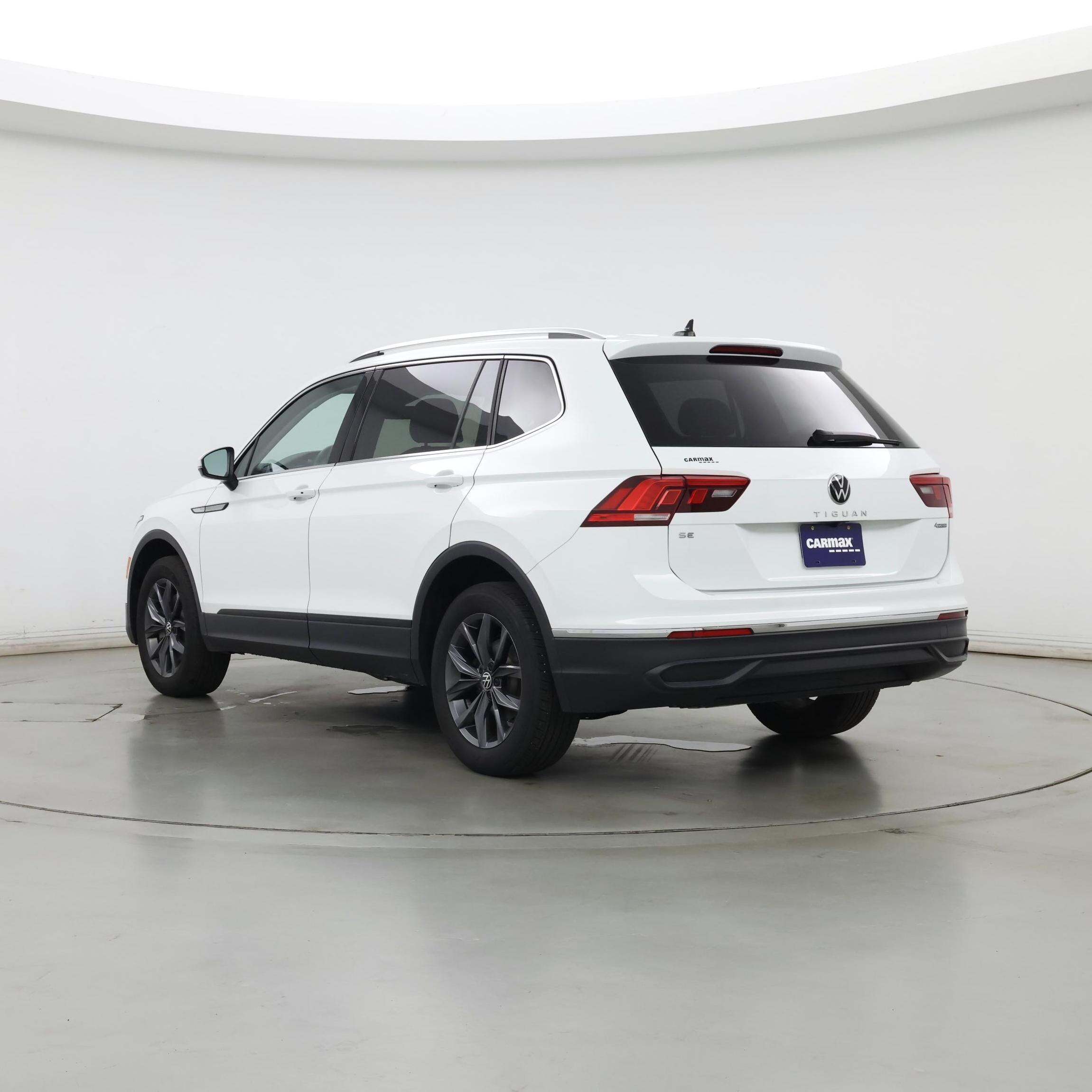 Thumbnail: 2022 Volkswagen Tiguan - 2
