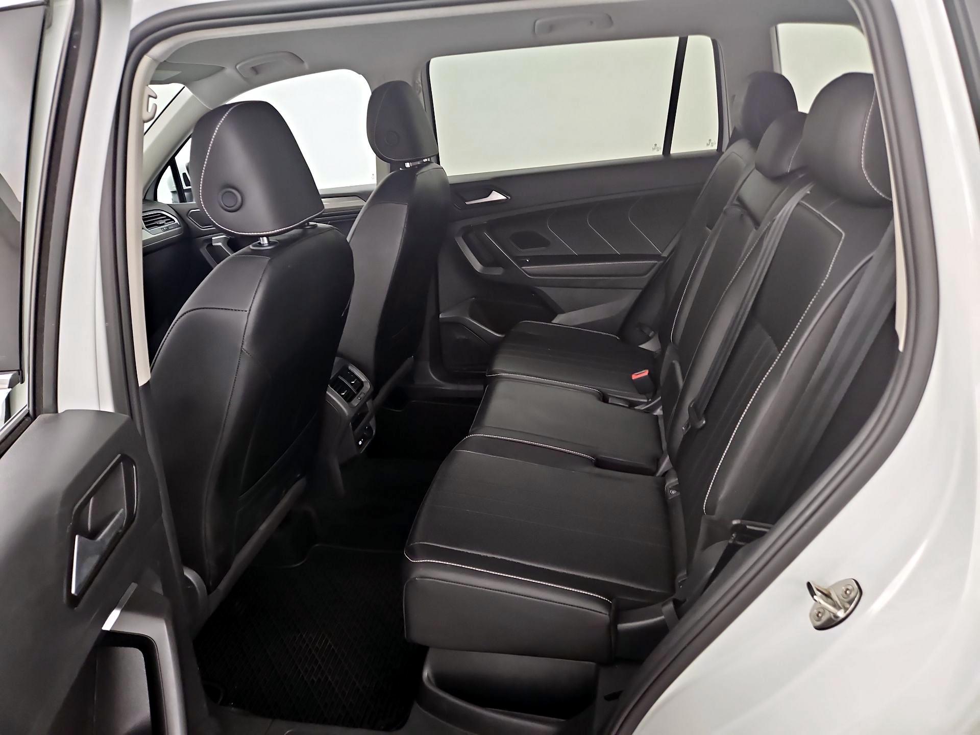Thumbnail: 2022 Volkswagen Tiguan - 19