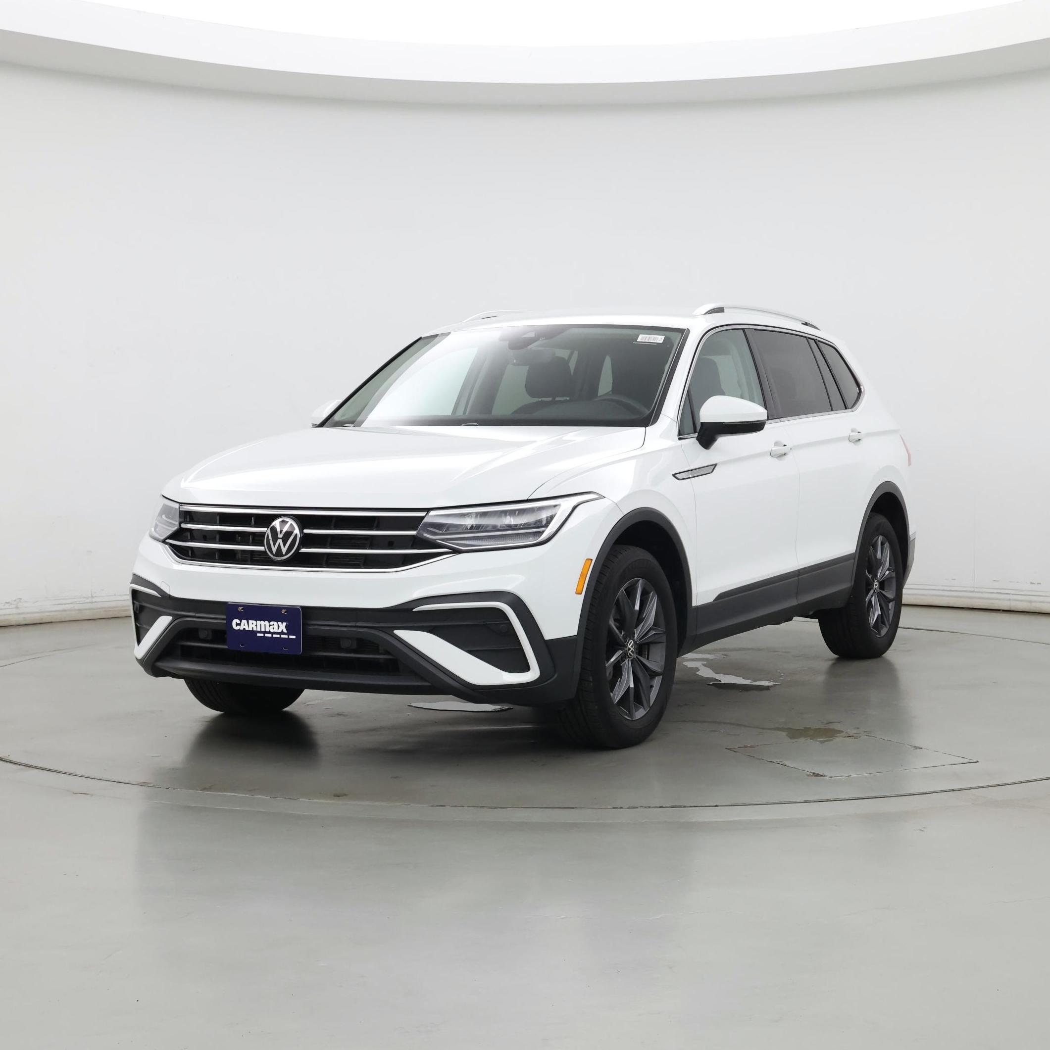 Thumbnail: 2022 Volkswagen Tiguan - 4