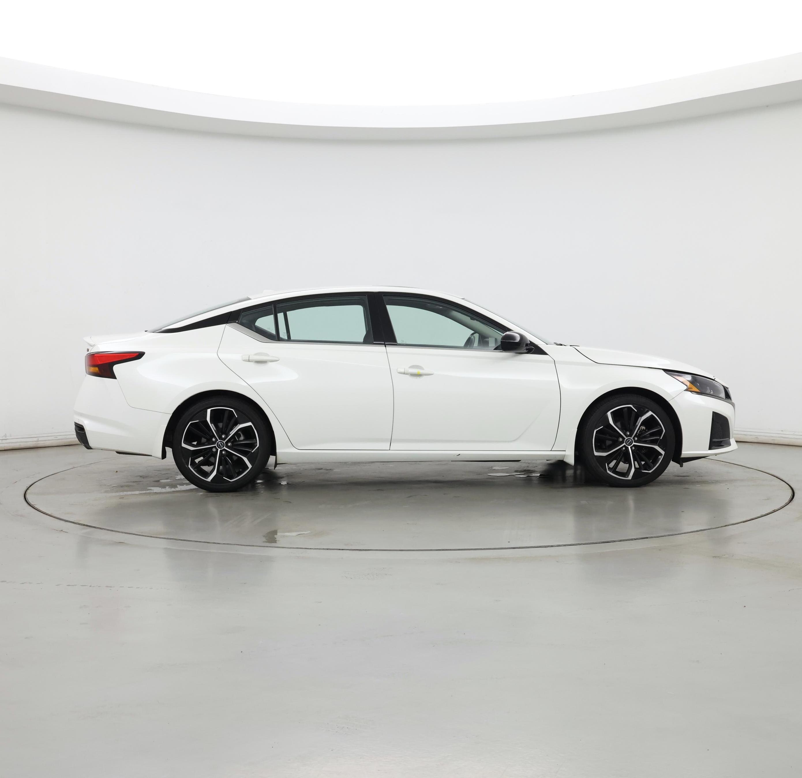 Thumbnail: 2023 Nissan Altima - 7