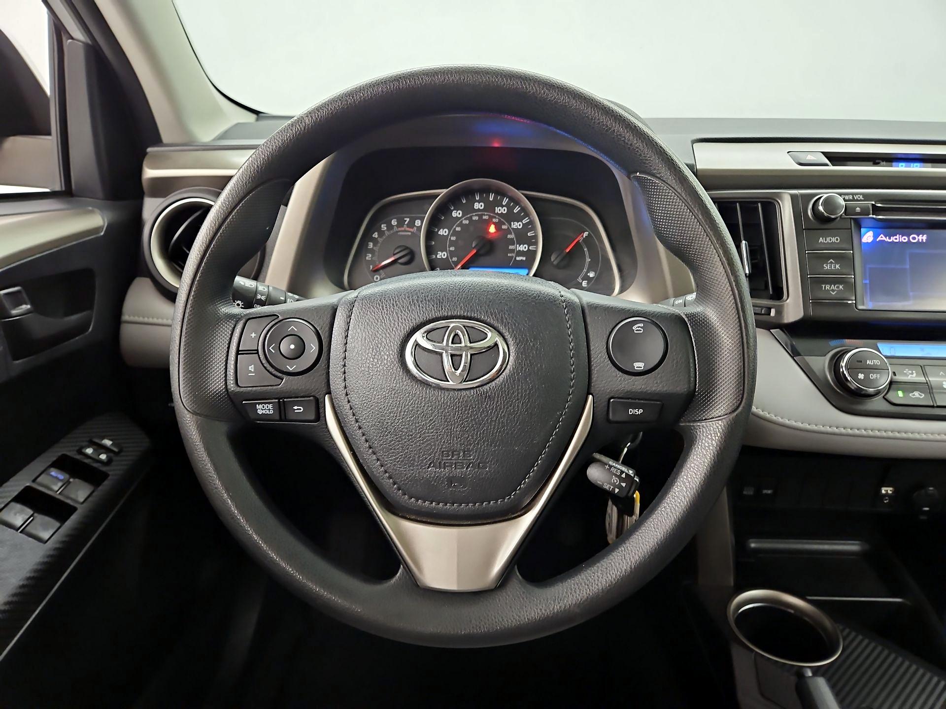 Thumbnail: 2013 Toyota RAV4 - 10