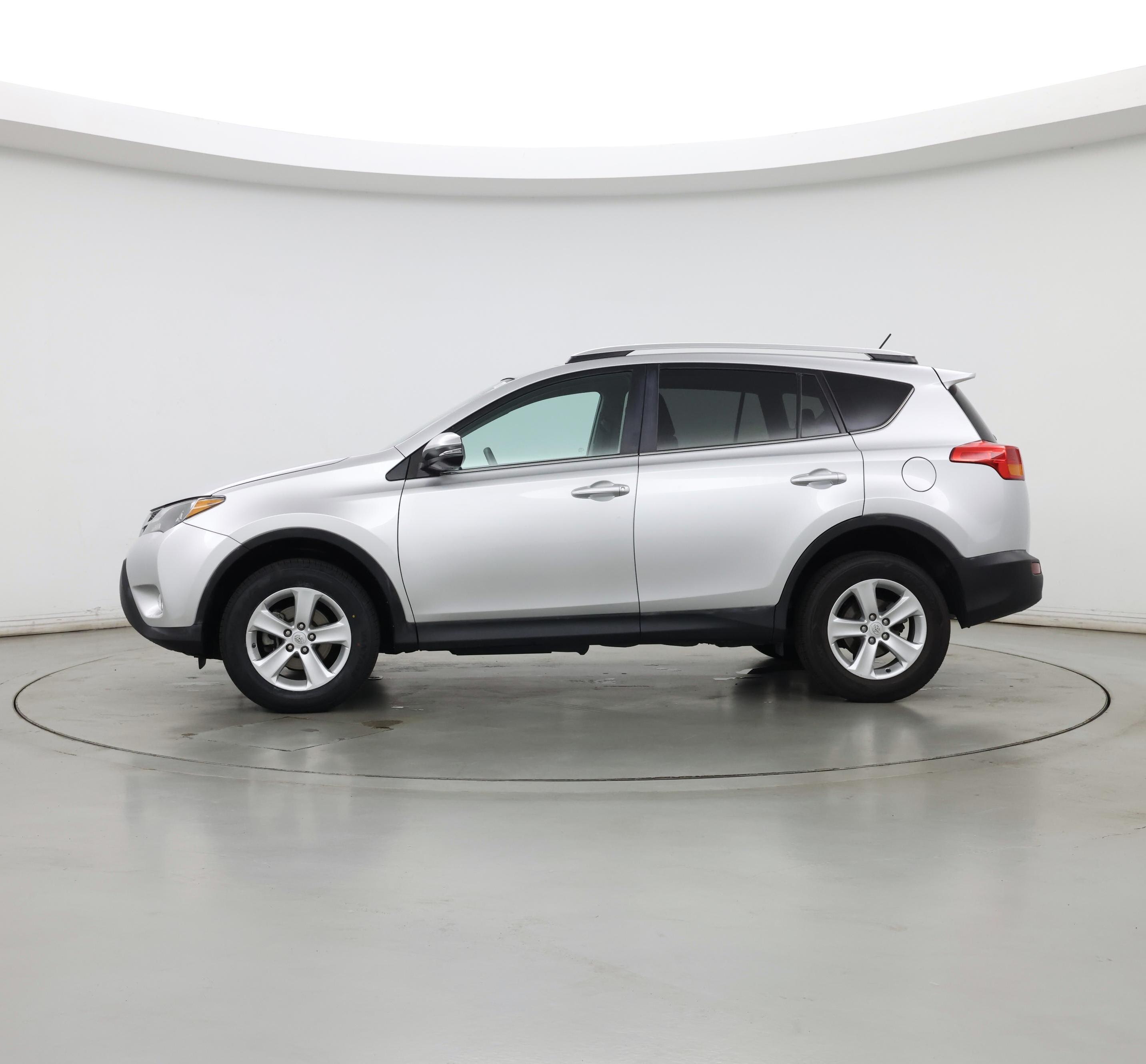 Thumbnail: 2013 Toyota RAV4 - 3