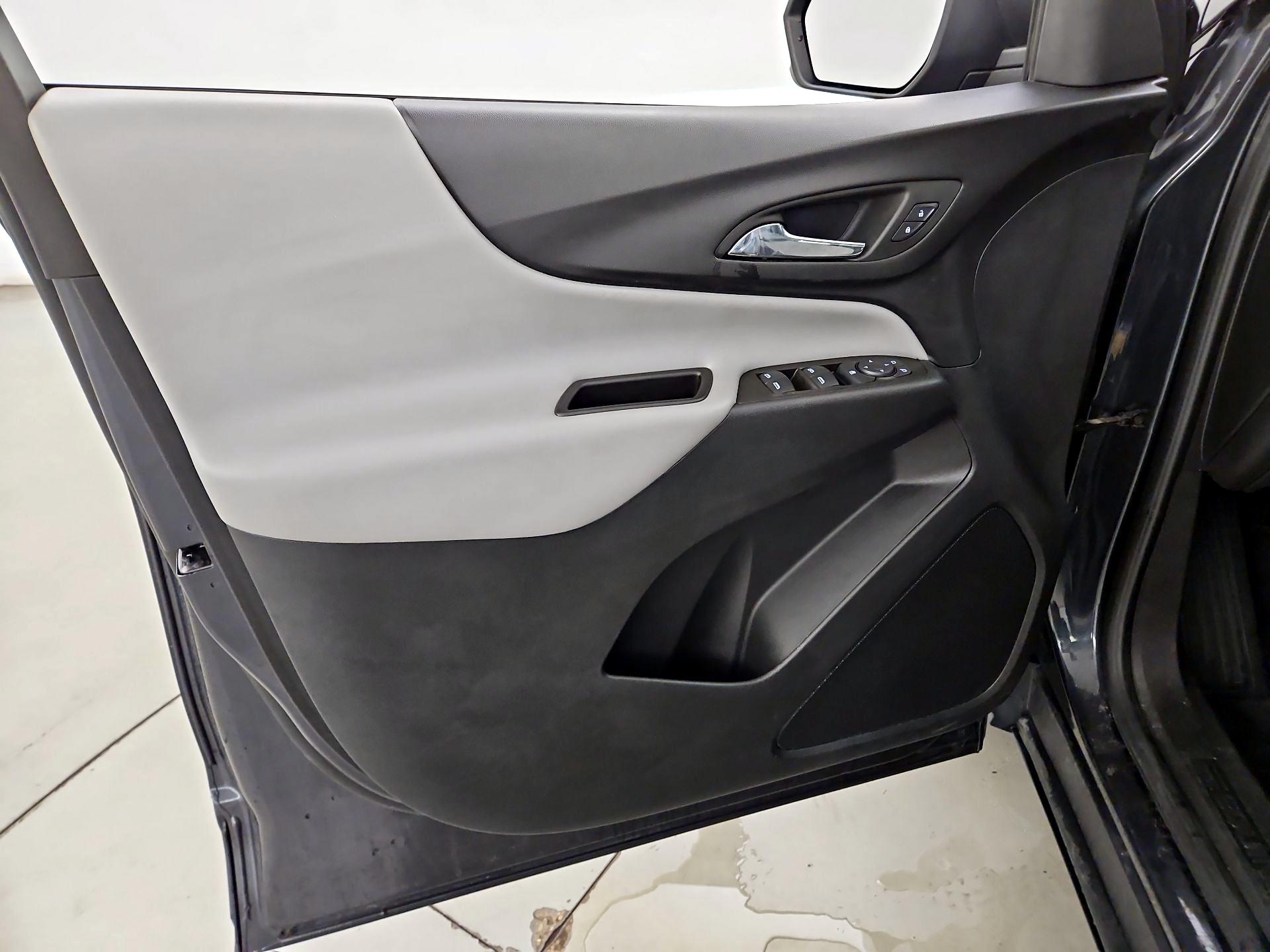 Thumbnail: 2022 Chevrolet Equinox - 12