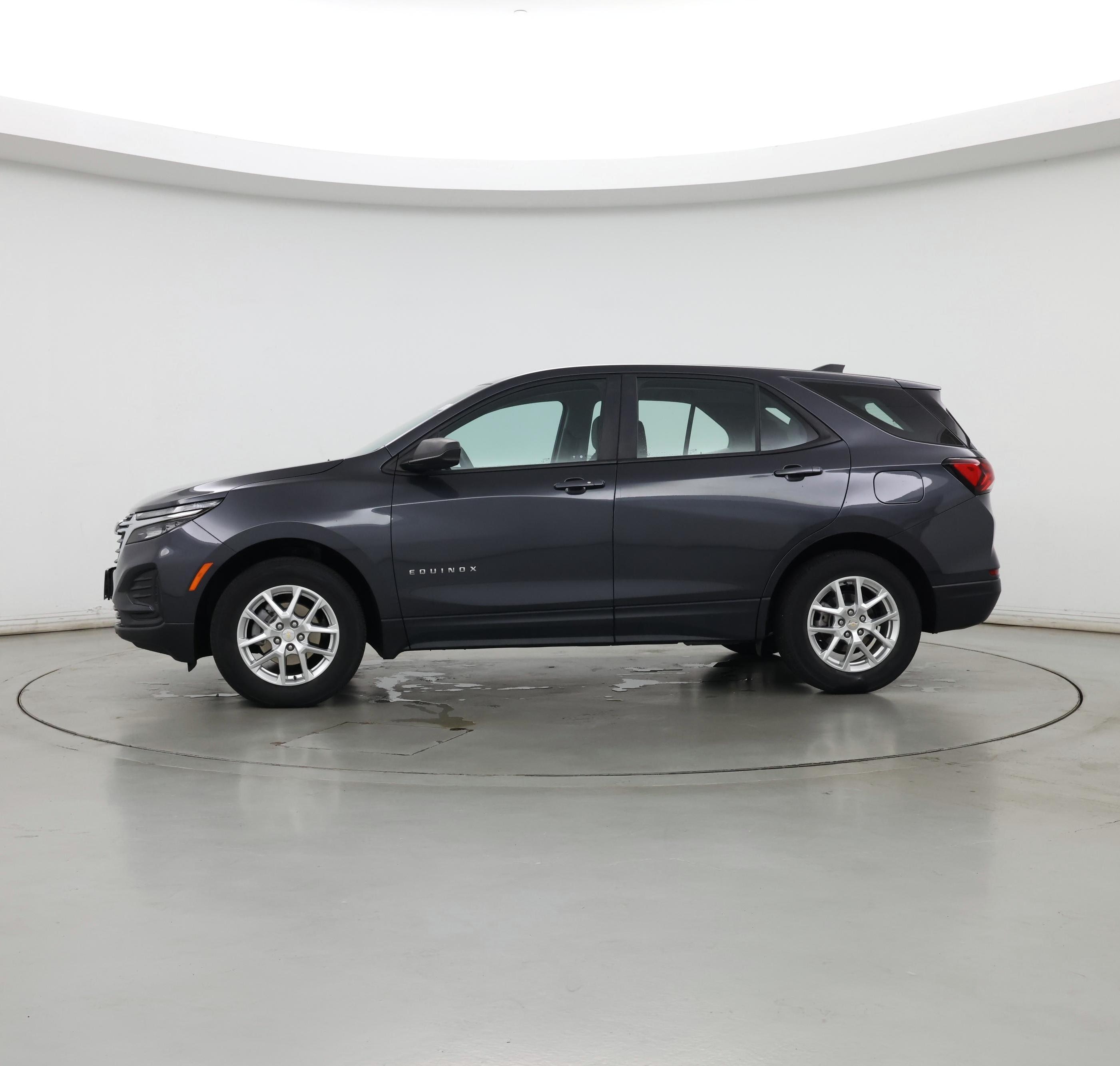 Thumbnail: 2022 Chevrolet Equinox - 3