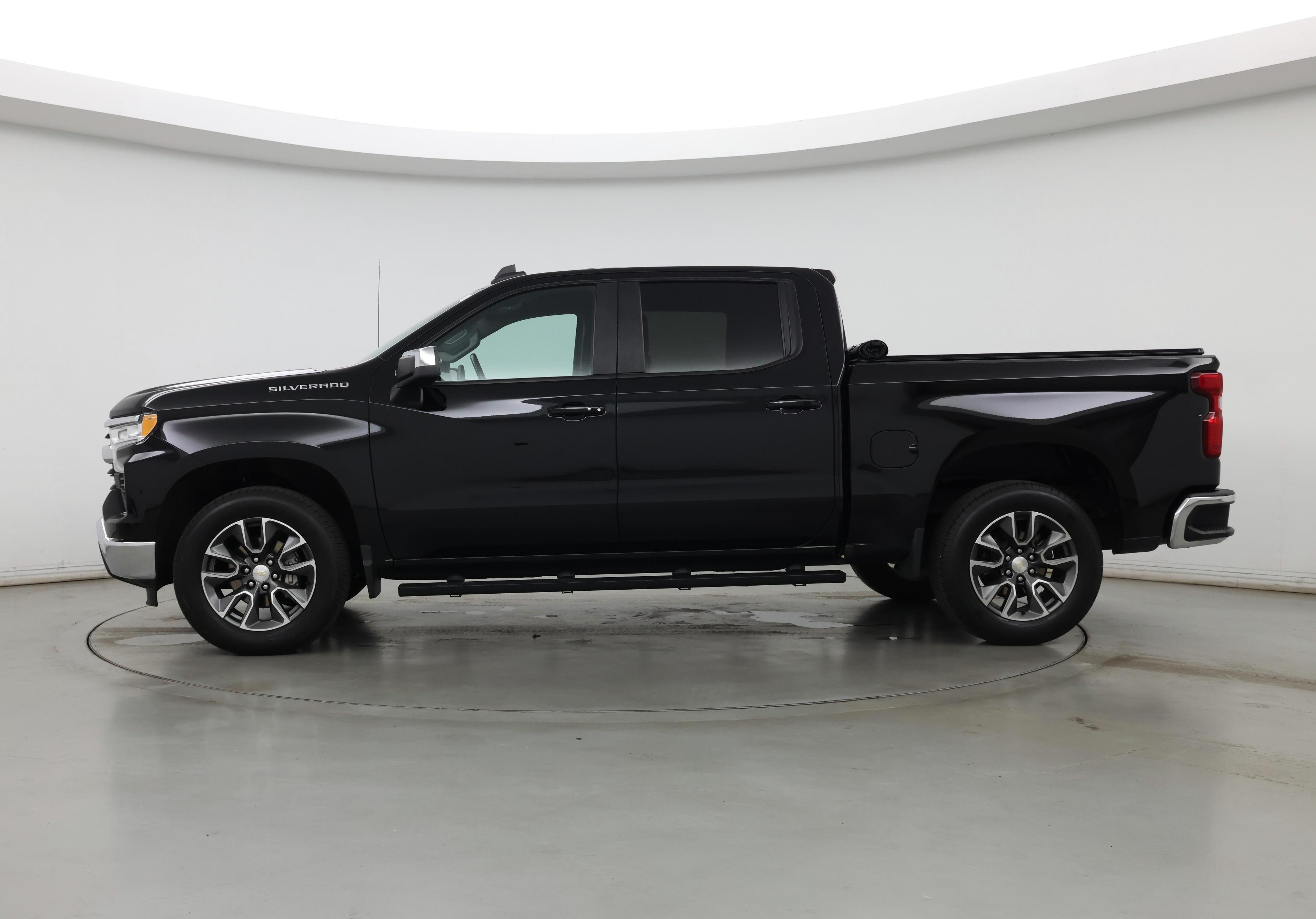 Thumbnail: 2022 Chevrolet Silverado 1500 - 3