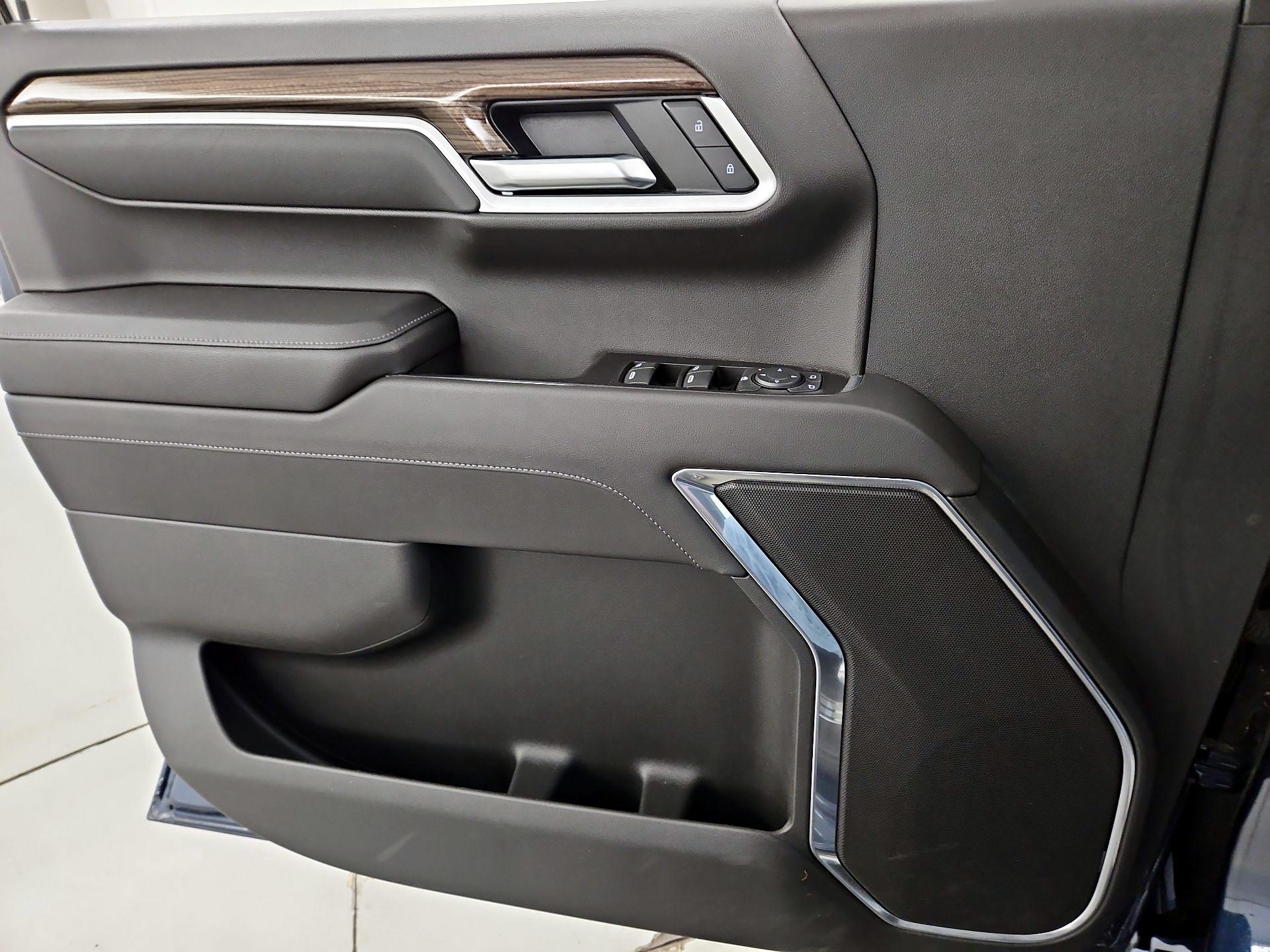 Thumbnail: 2022 Chevrolet Silverado 1500 - 12