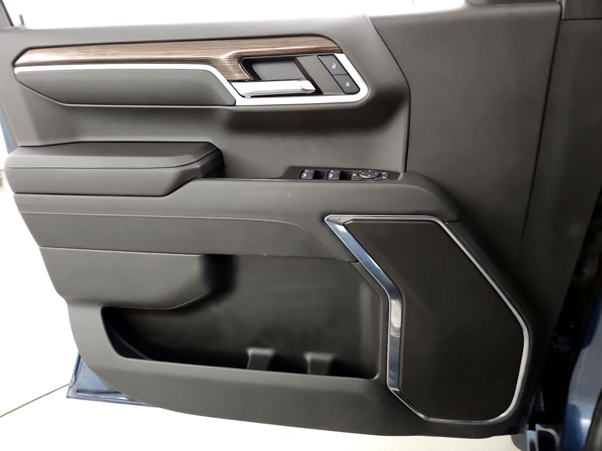 Thumbnail: 2023 Chevrolet Silverado 1500 - 12